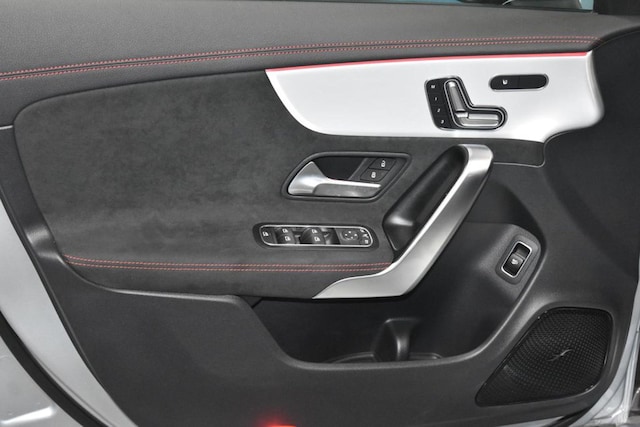 2025 Mercedes-Benz CLA 250