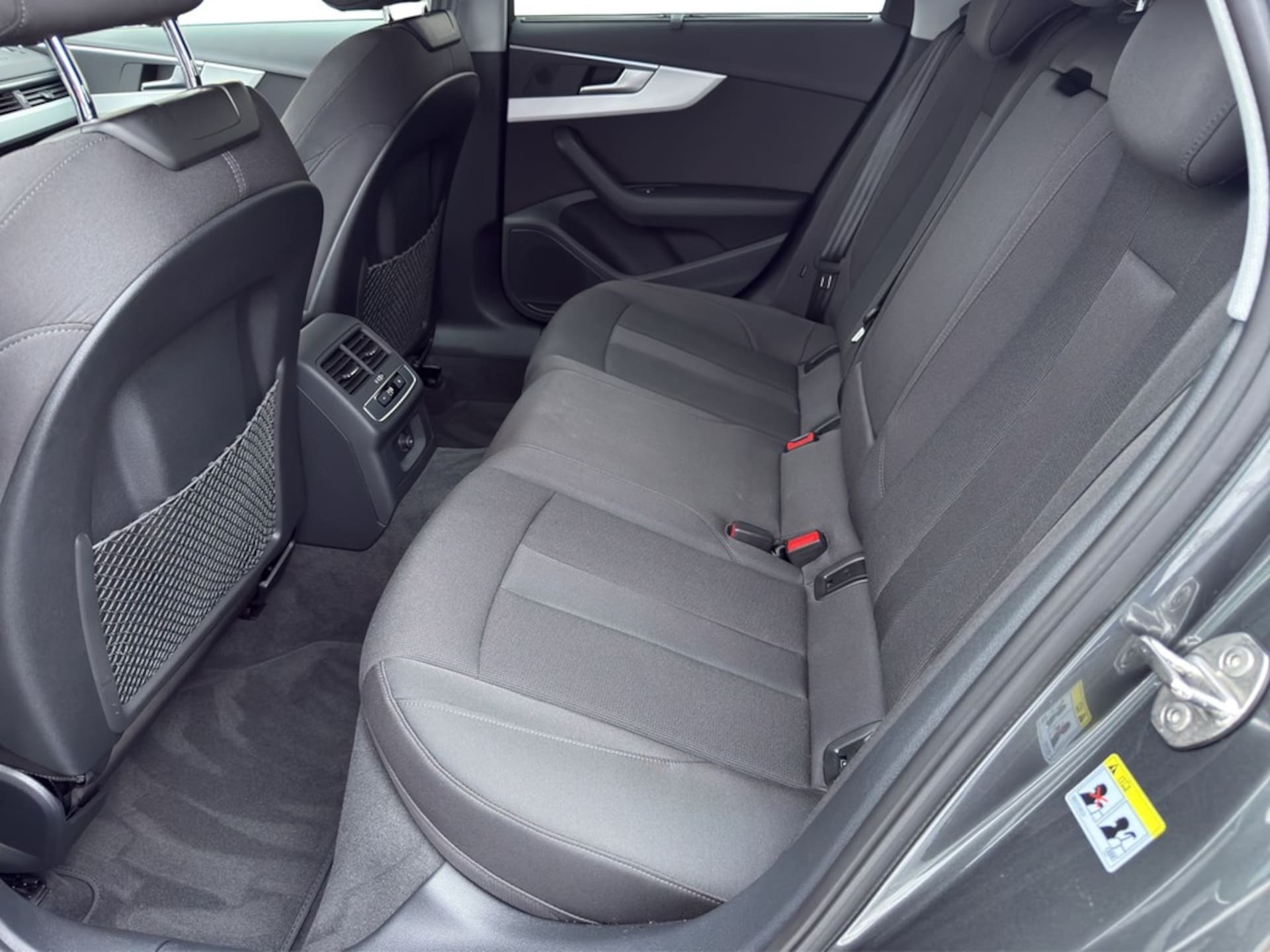 Audi A4 Avant S line