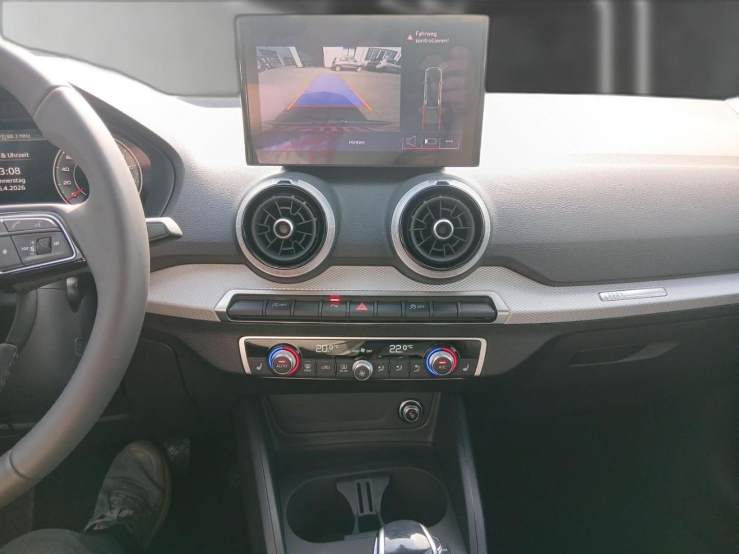 Bild über Audi Q2 S line 35 TFSI S tronic - für weitere Informationen kontaktieren Sie den Audi Partner