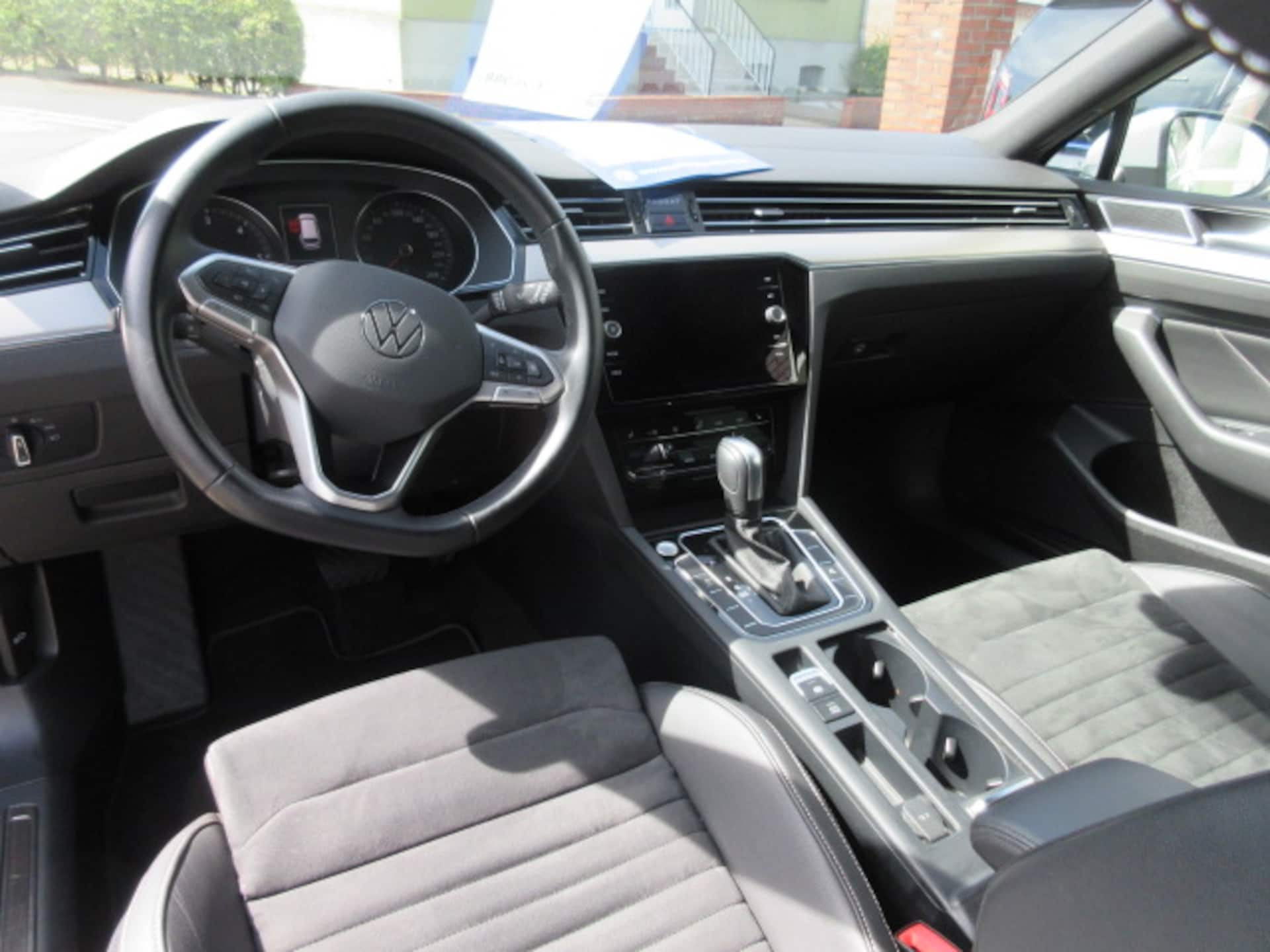 Volkswagen Passat Variant Elegance