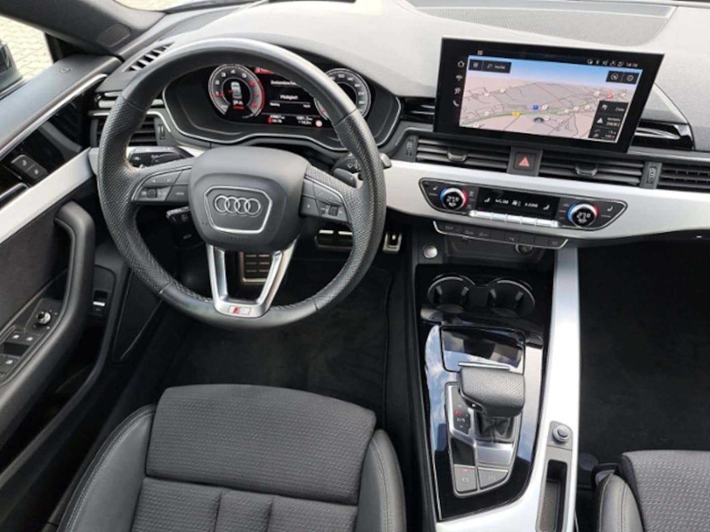 Bild über Audi A5 Sportback S line business 40 TFSI quattro S tronic - für weitere Informationen kontaktieren Sie den Audi Partner