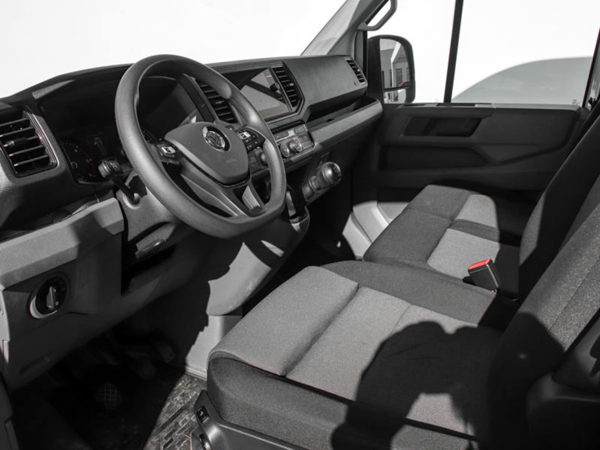 Volkswagen Crafter Furgon średni rozstaw osi
