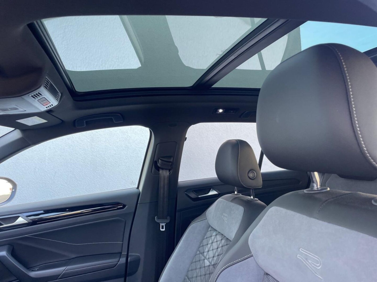 Volkswagen T-Roc – Bild 15