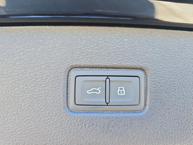 2026 Audi Q7 Premium Plus - Photo 13