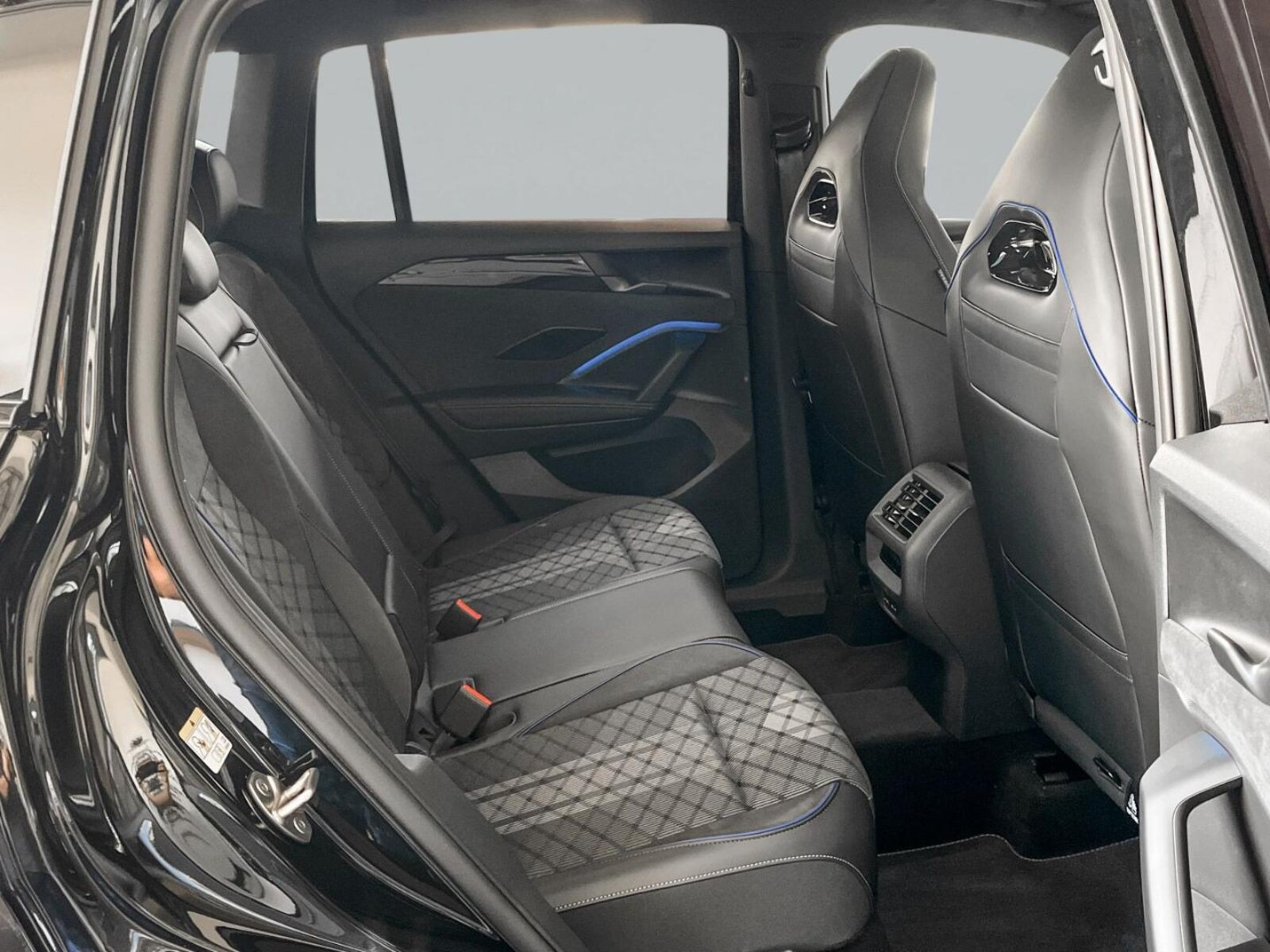Volkswagen Tiguan – Bild 12