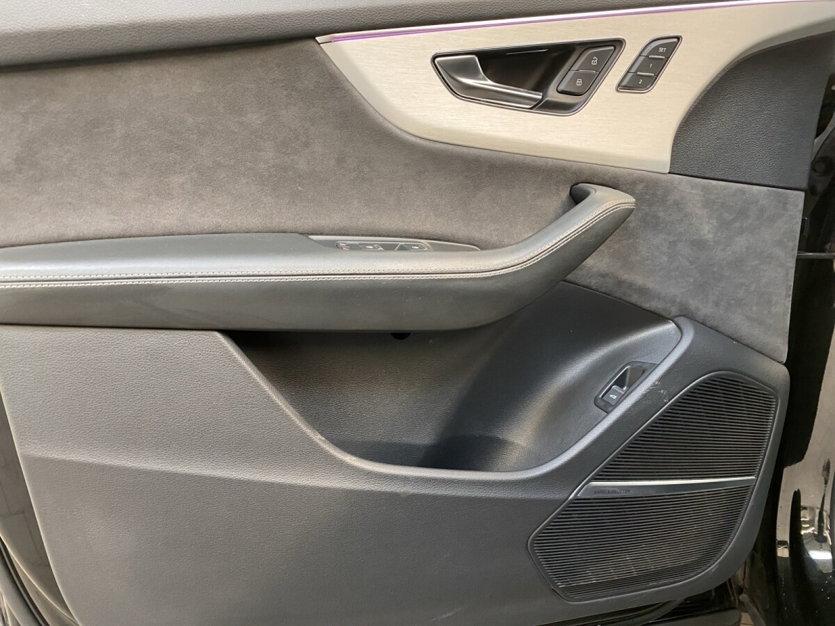 Image about Audi SQ8 TFSI quattro tiptronic
