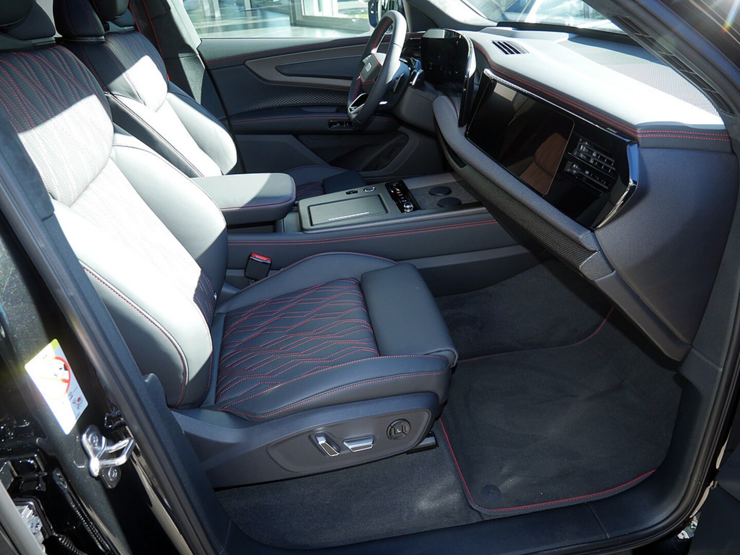 Bild über Audi Q7 SUV TDI quattro 220 kW tiptronic - für weitere Informationen kontaktieren Sie den Audi Partner