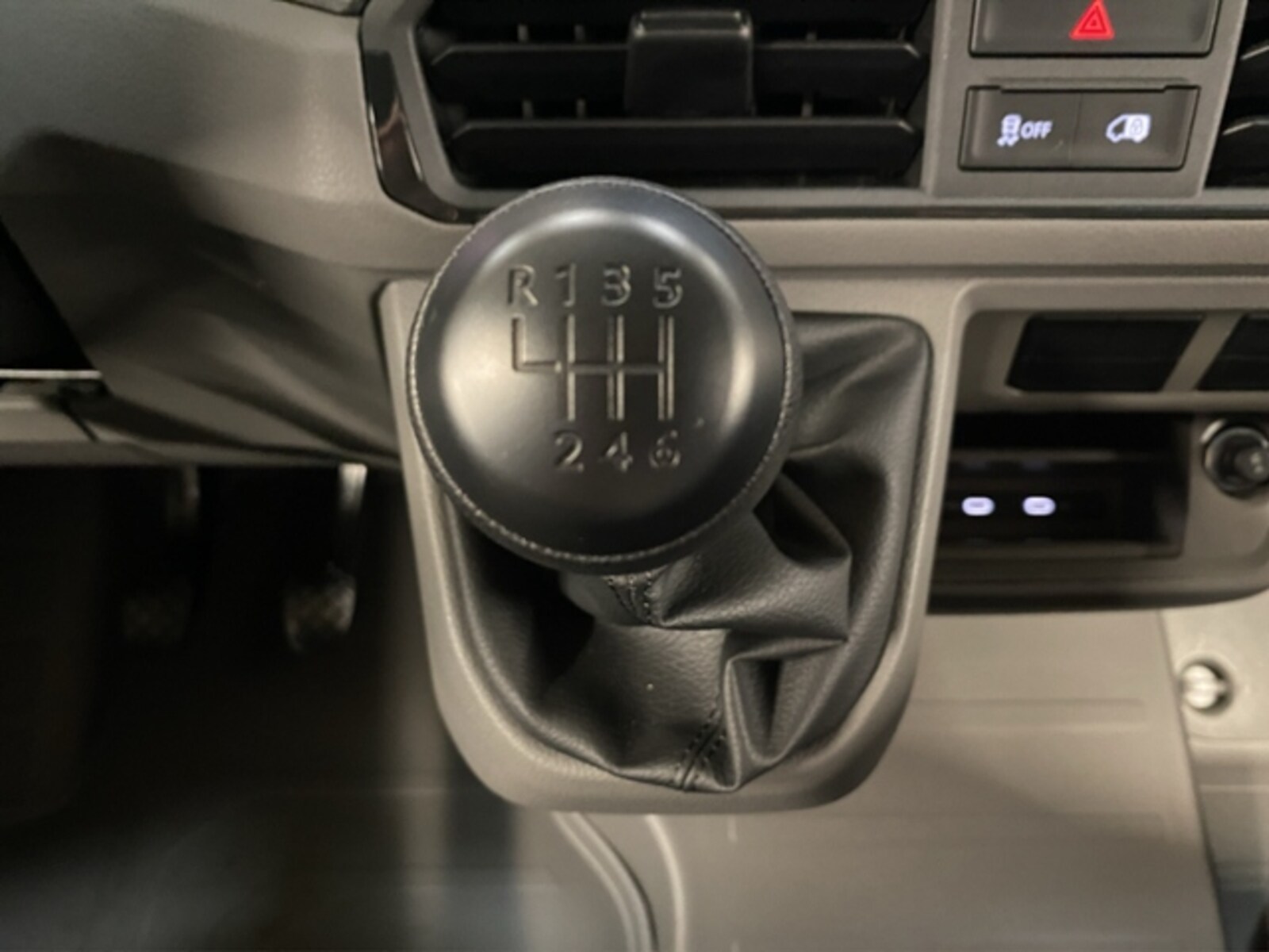 Volkswagen Crafter Kasten langer Radstand – Bild 8