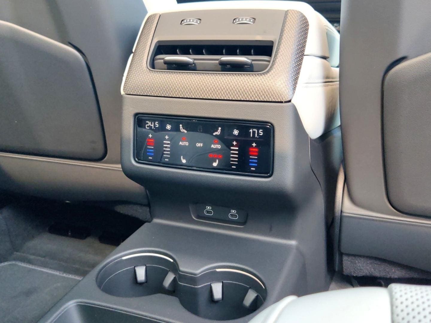 Bild über Audi Q7 SUV TDI quattro 220 kW tiptronic - für weitere Informationen kontaktieren Sie den Audi Partner