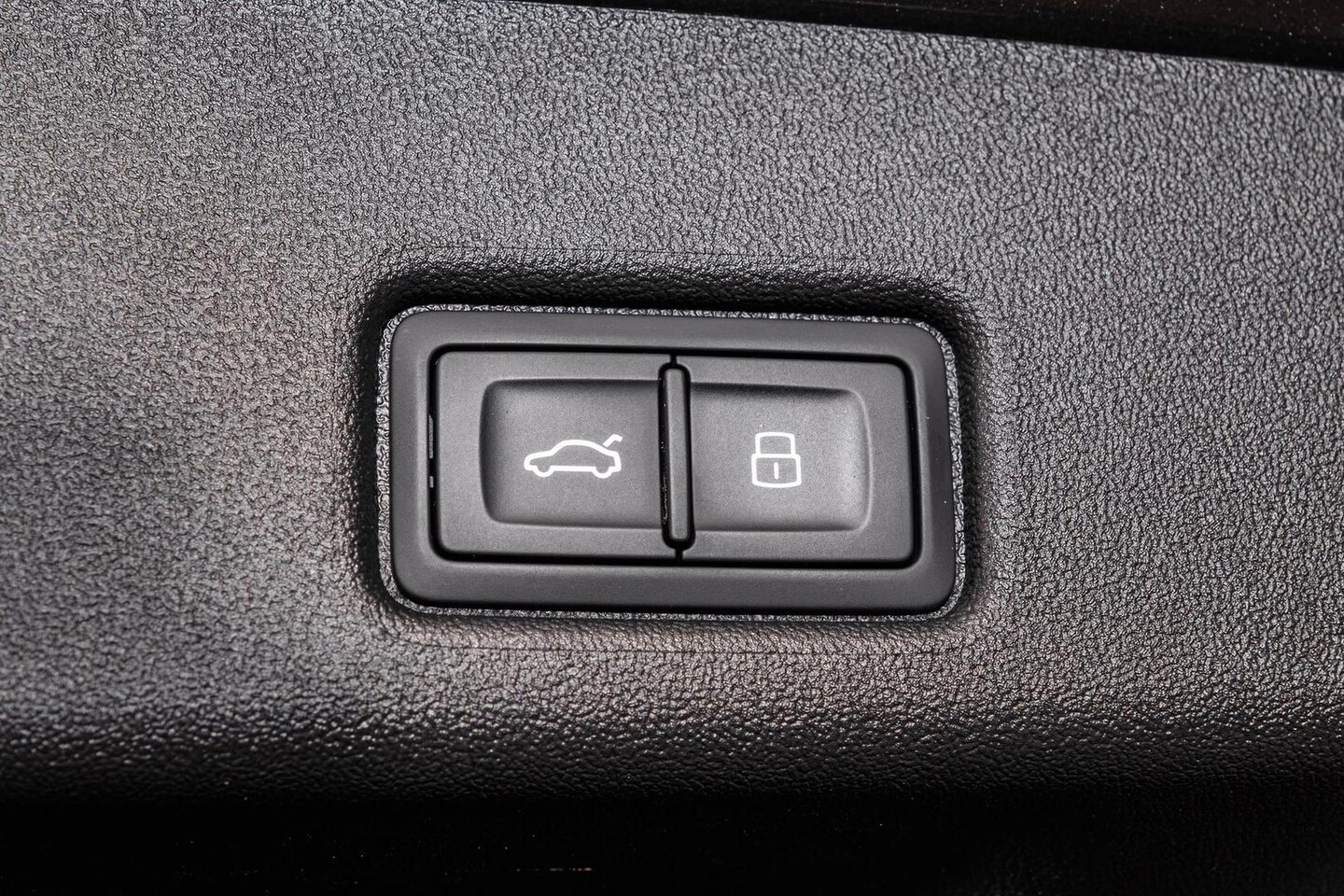 Image about Audi Q5 SUV e-hybrid quattro S tronic