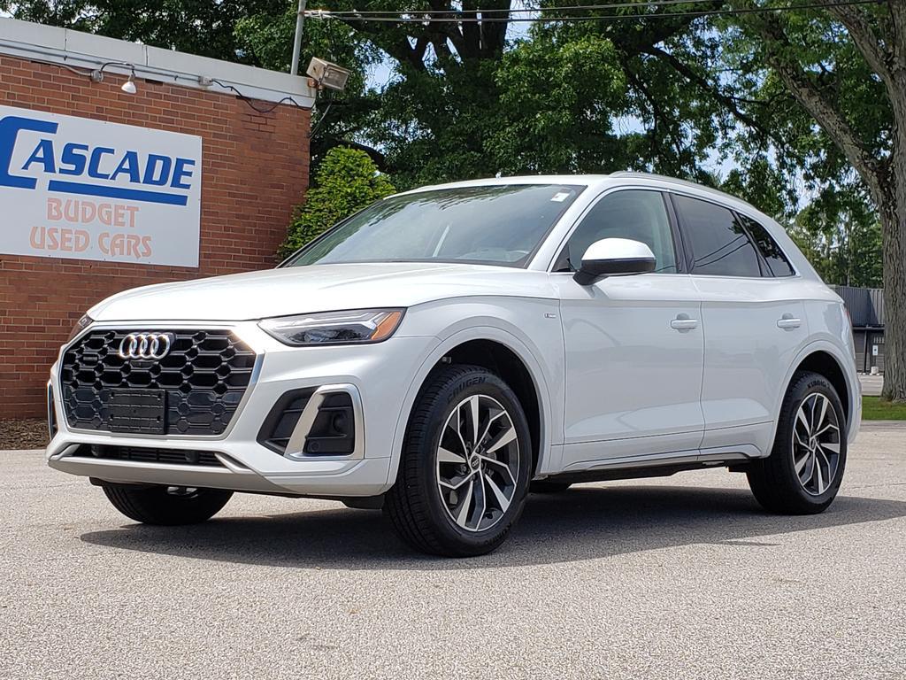 2024 Audi Q5 45 Premium Plus's photo