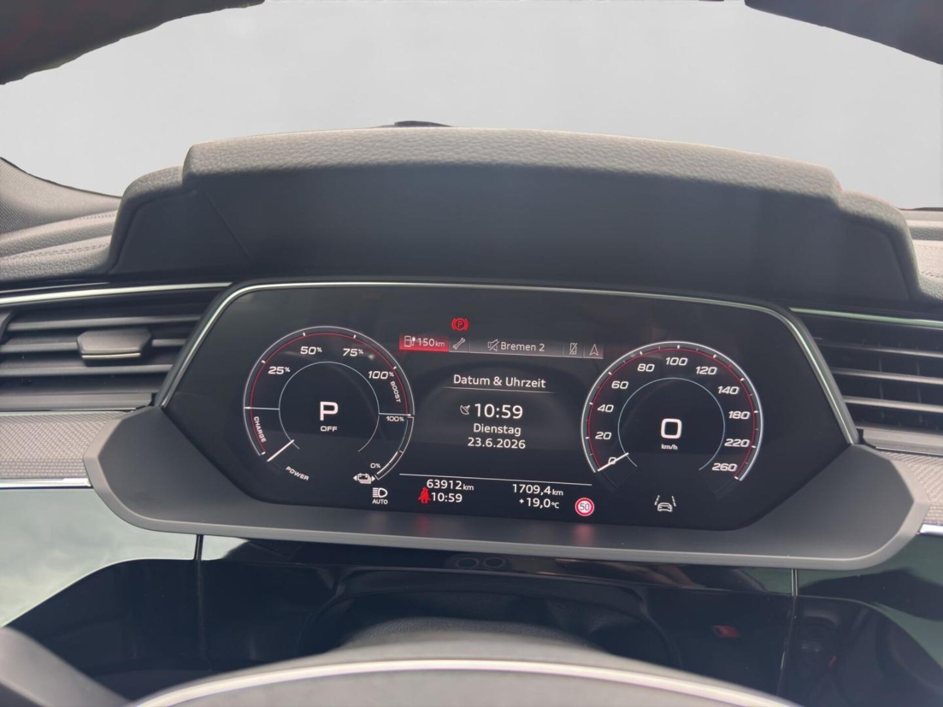 Audi Q8 e-tron S line