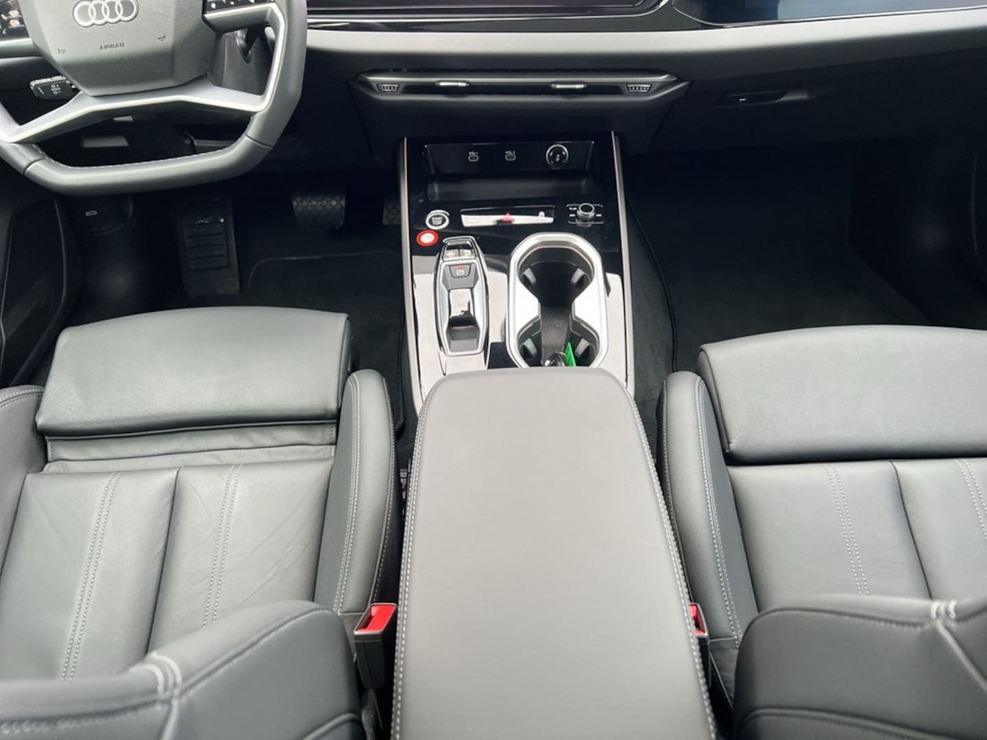 Bild über Audi A6 Avant TFSI quattro 270 kW S tronic - für weitere Informationen kontaktieren Sie den Audi Partner