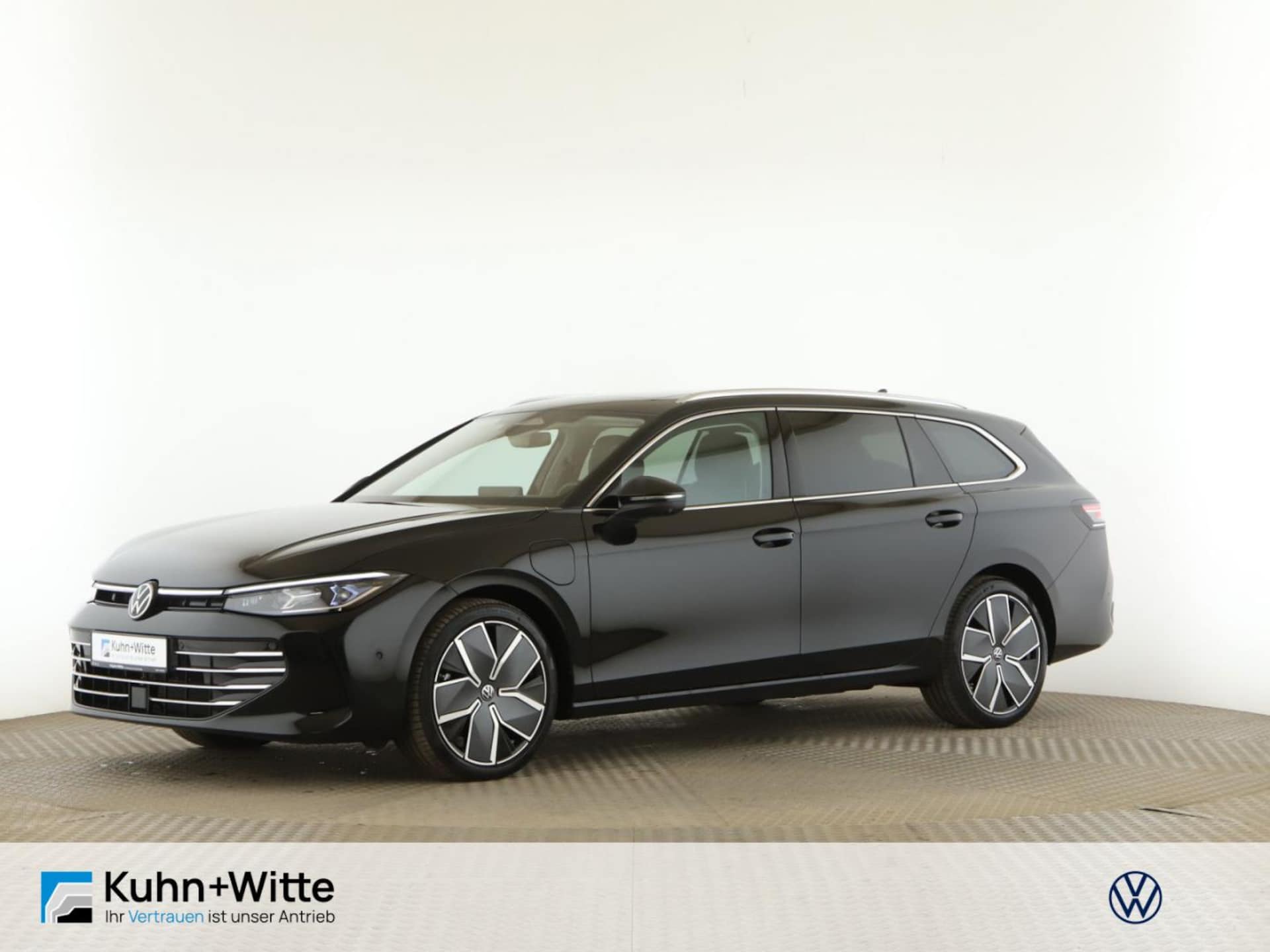 Volkswagen Passat — Volkswagen Passat Passat Variant 1.5 eTSI Elegance HYBRID+Pano+AHK