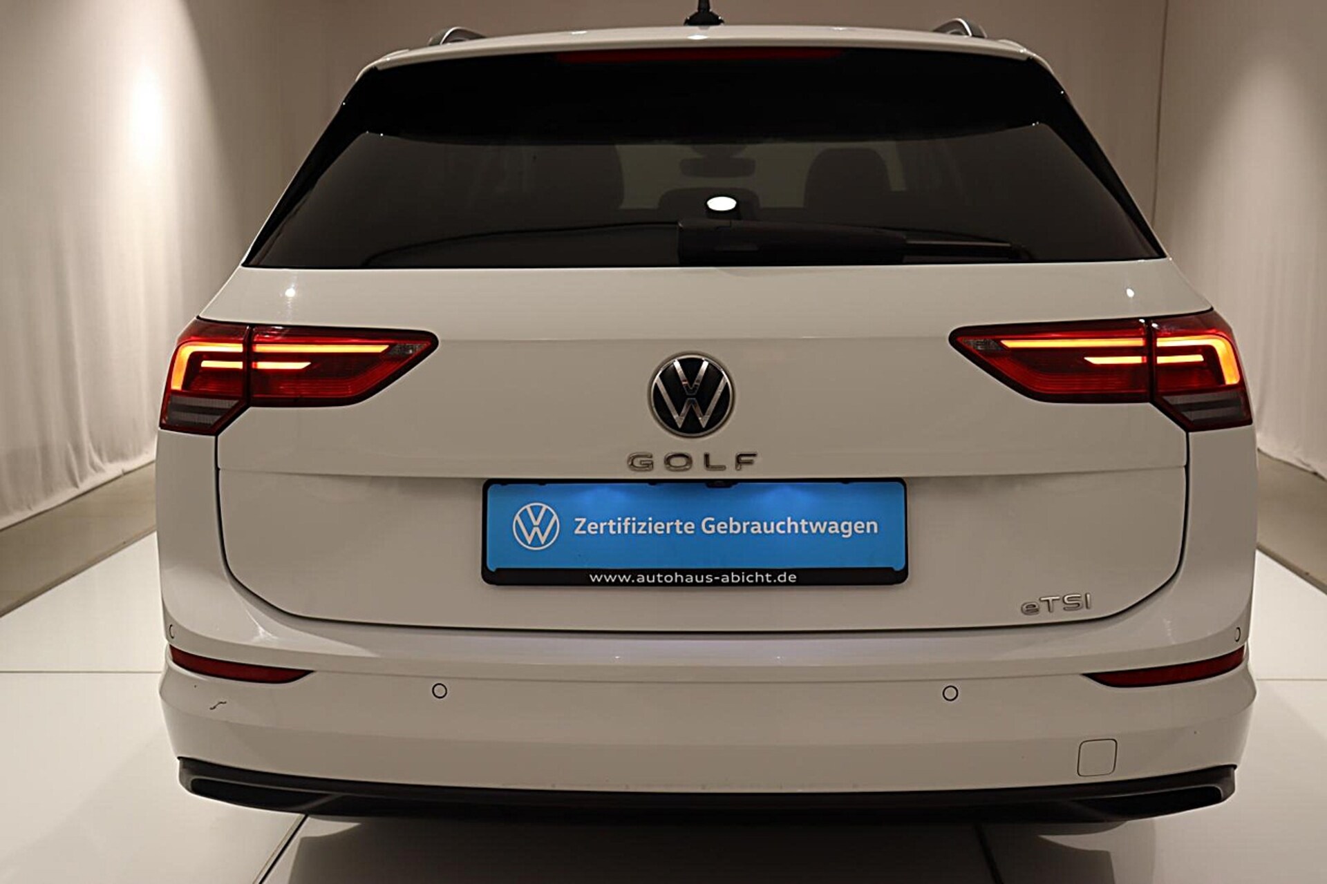 Volkswagen Golf Variant Life