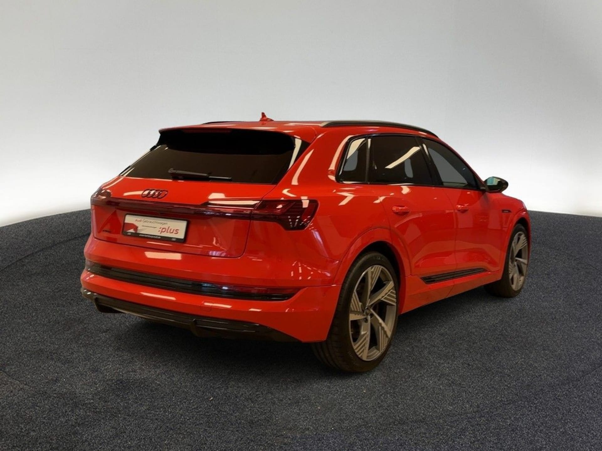 Audi e-tron S line