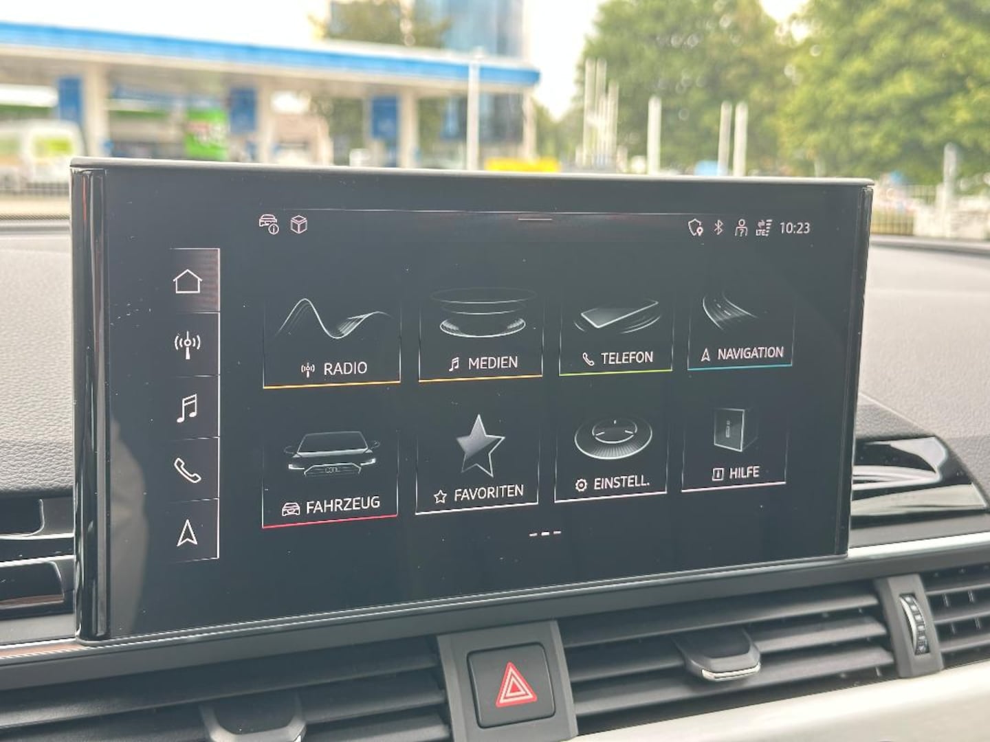 Bild über Audi A4 Avant S line 40 TFSI quattro S tronic - für weitere Informationen kontaktieren Sie den Audi Partner