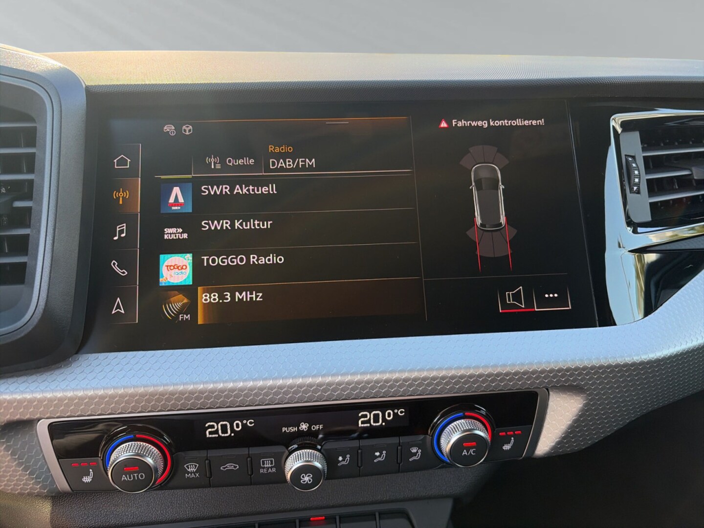 Bild über Audi A1 Sportback S line 40 TFSI S tronic - für weitere Informationen kontaktieren Sie den Audi Partner