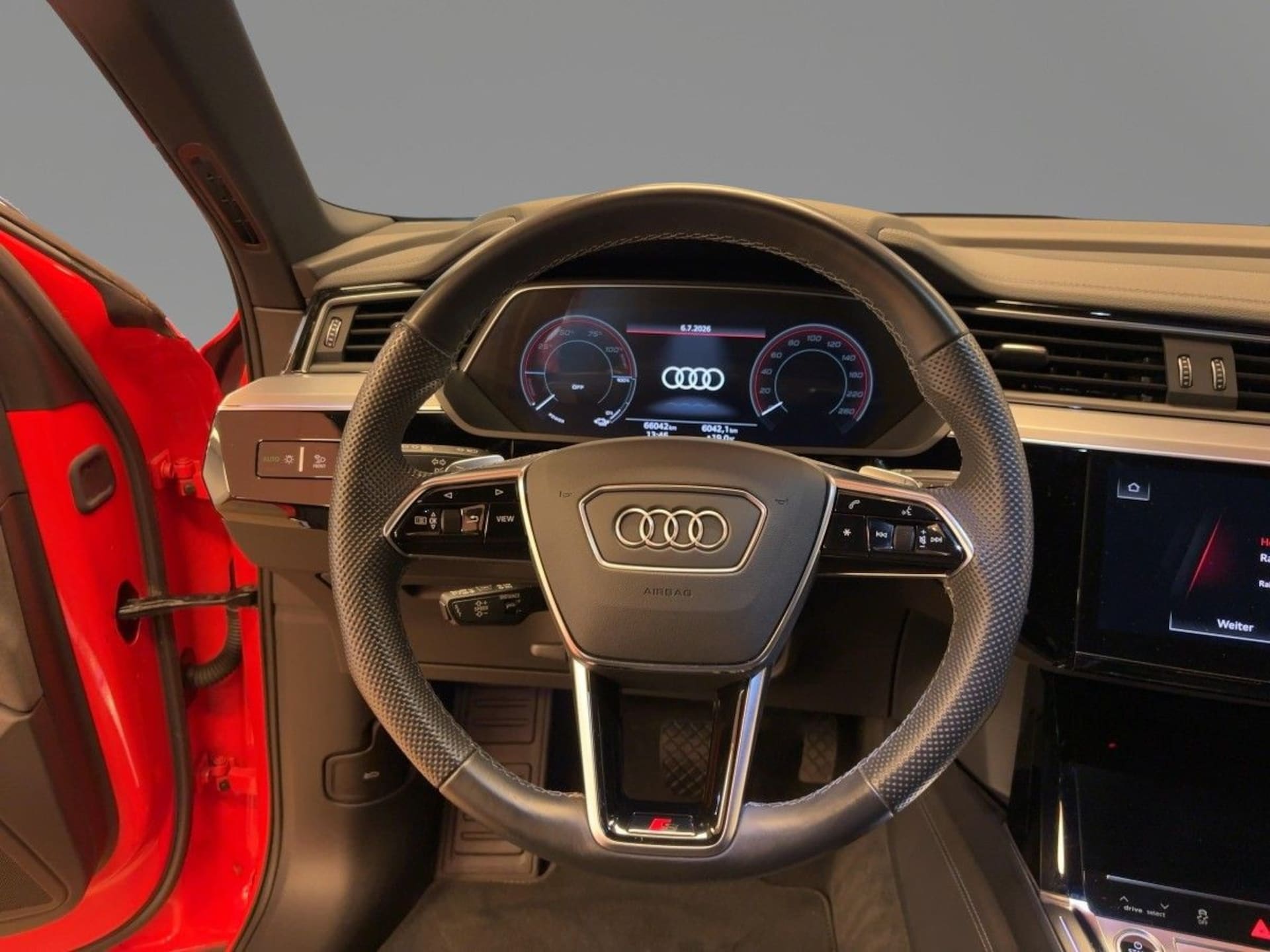 Audi e-tron S line