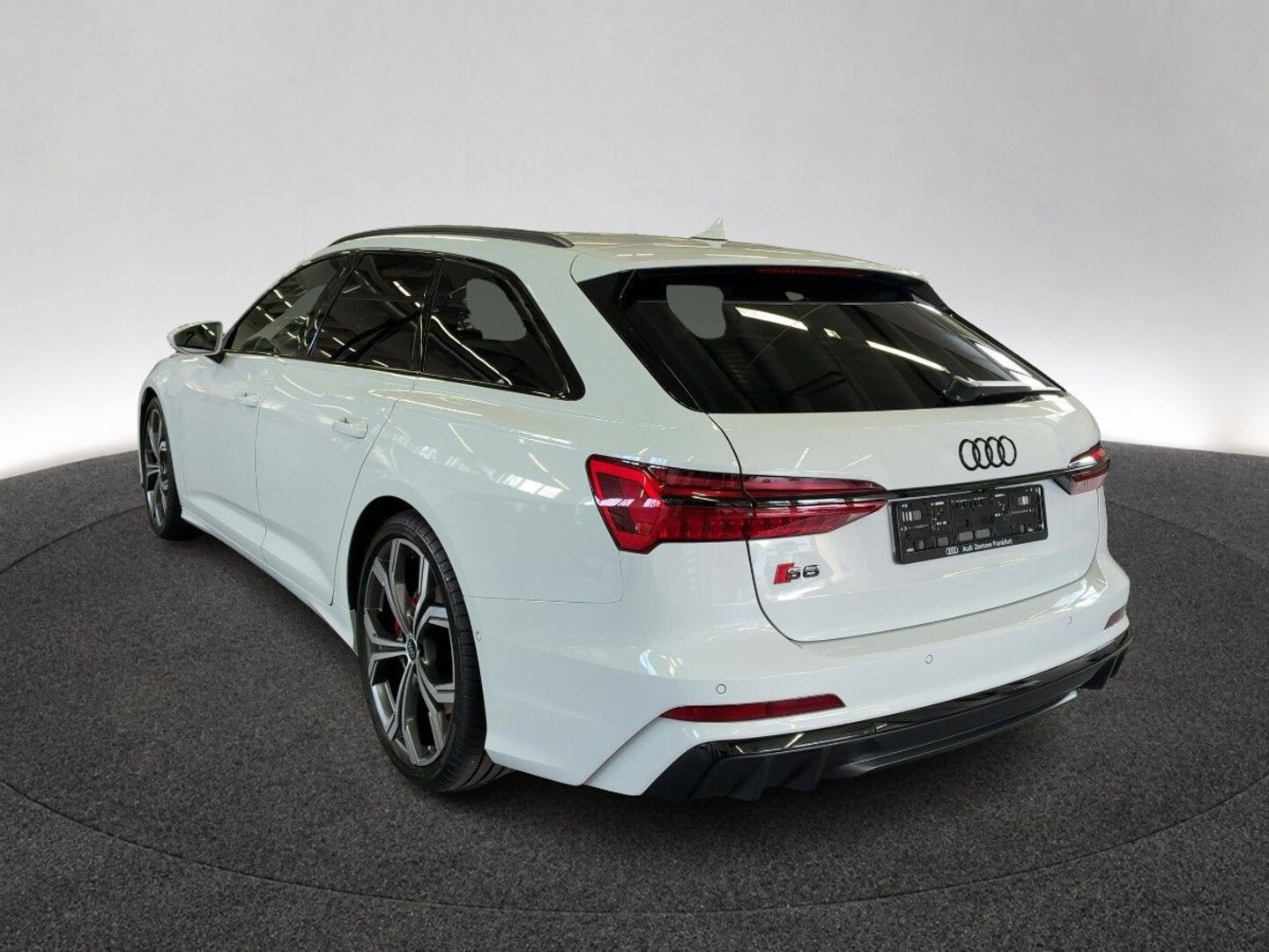 Bild über Audi S6 Avant S6 Avant TDI 253(344) kW(PS) tiptronic - für weitere Informationen kontaktieren Sie den Audi Partner