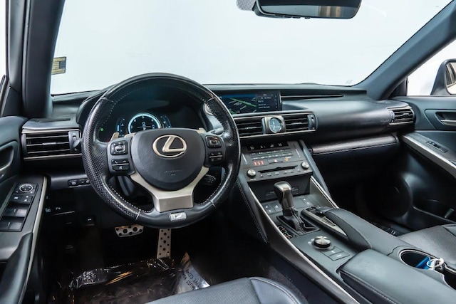2020 Lexus IS 350 F SPORT - Photo 14