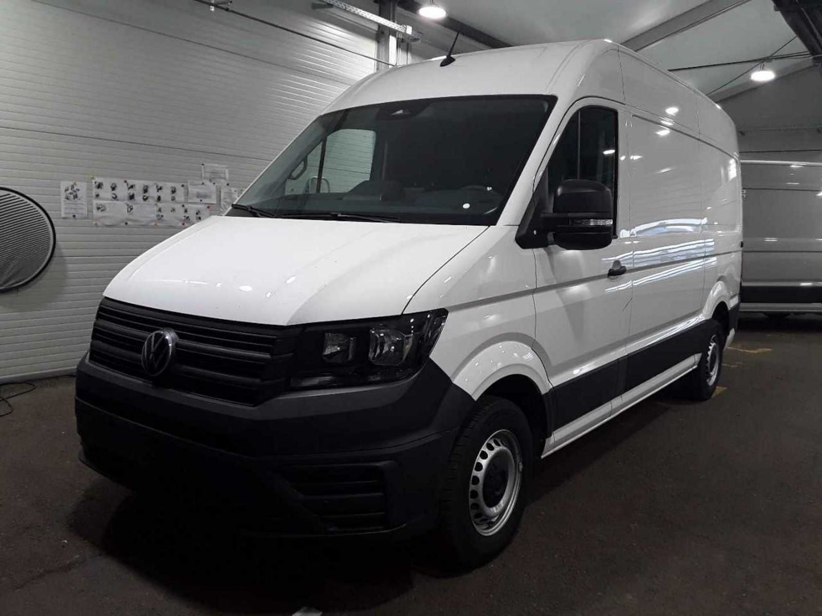 Volkswagen Crafter Kasten mittlerer Radstand – Bild 2