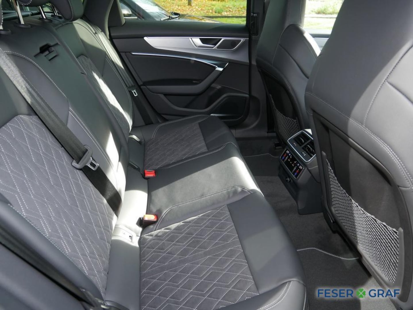 Bild über Audi S6 Avant TDI quattro tiptronic - für weitere Informationen kontaktieren Sie den Audi Partner