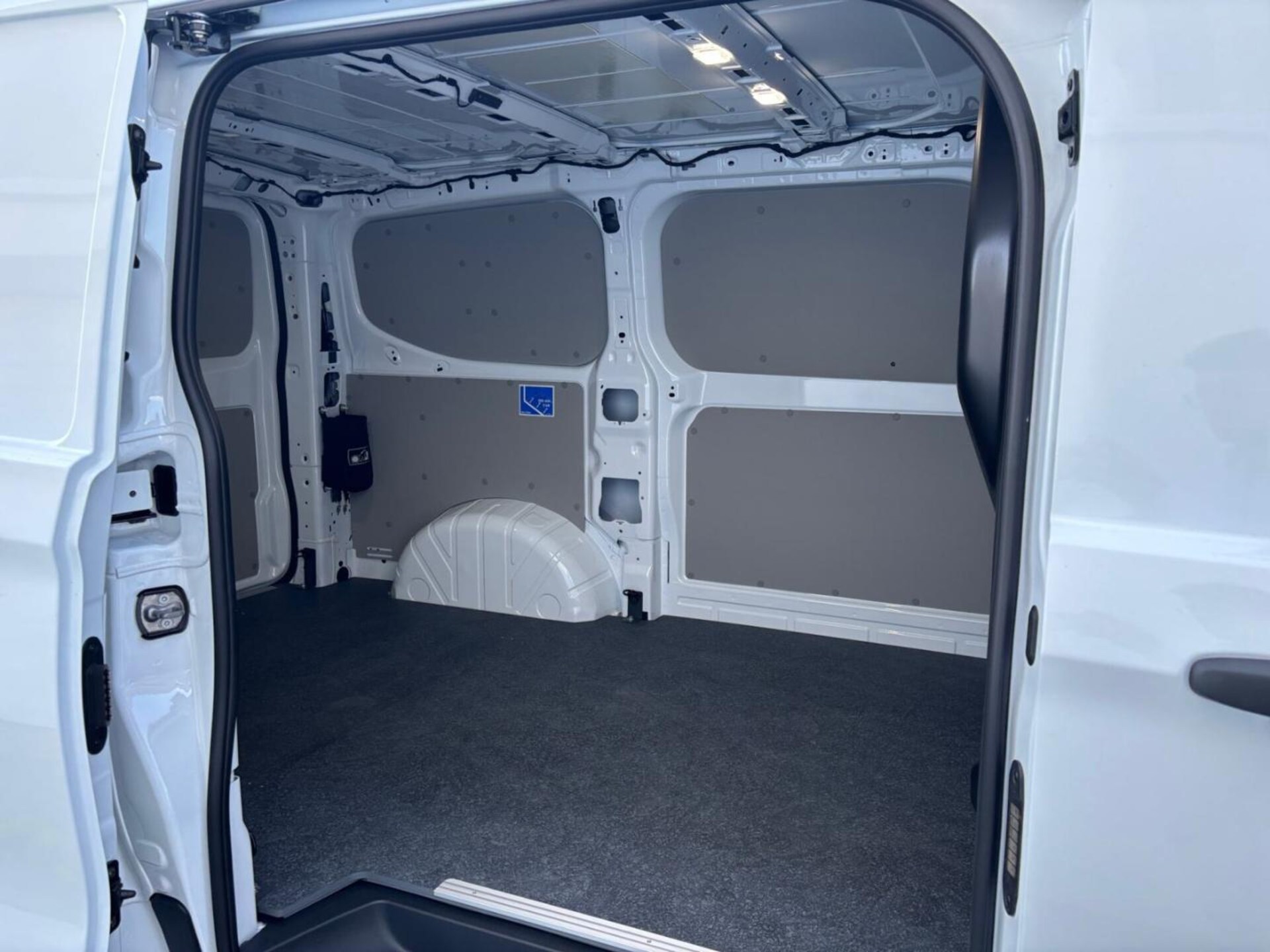 Volkswagen Transporter Kasten kurzer Radstand