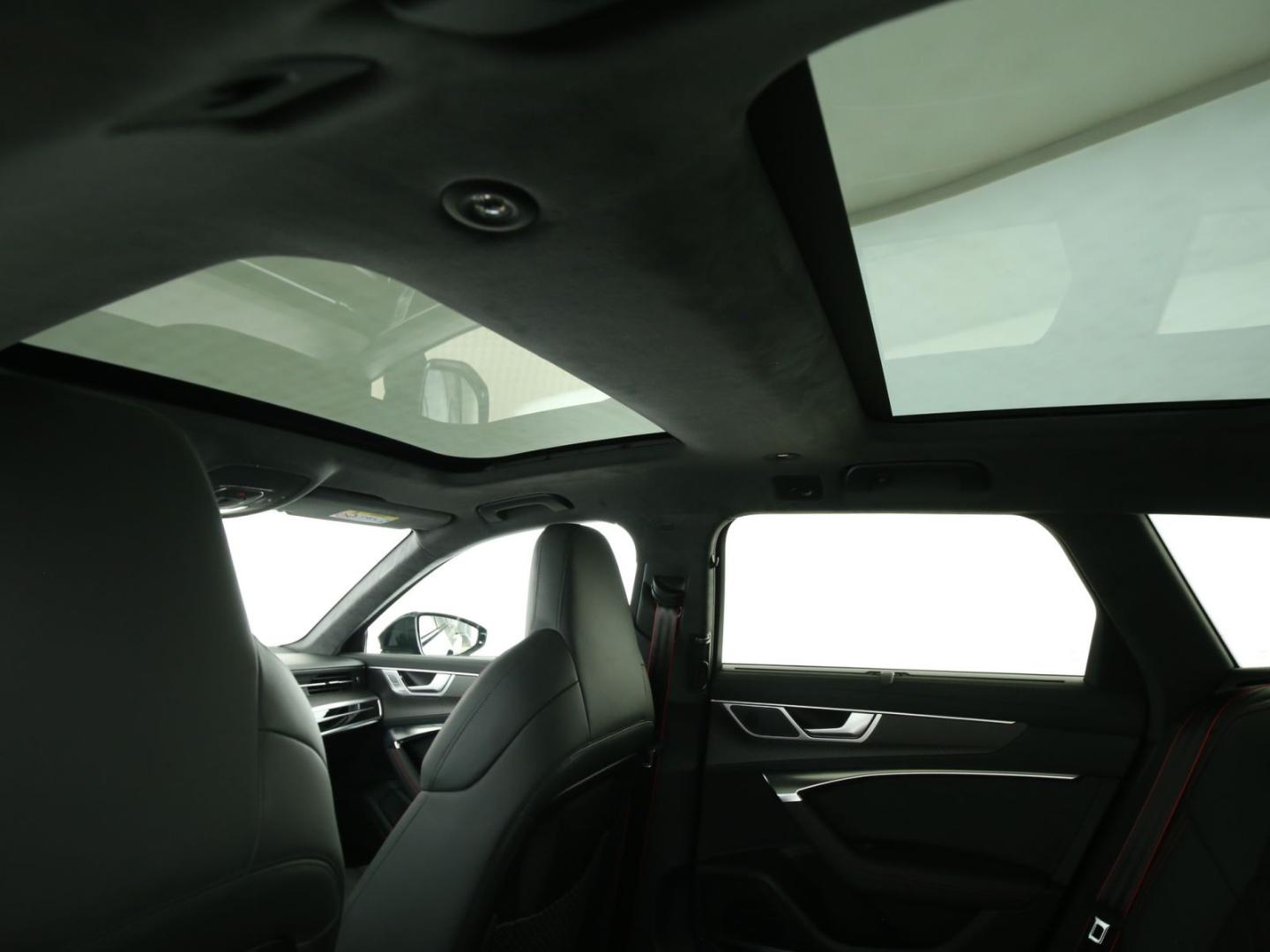 Image about Audi RS 6 Avant performance quattro tiptronic