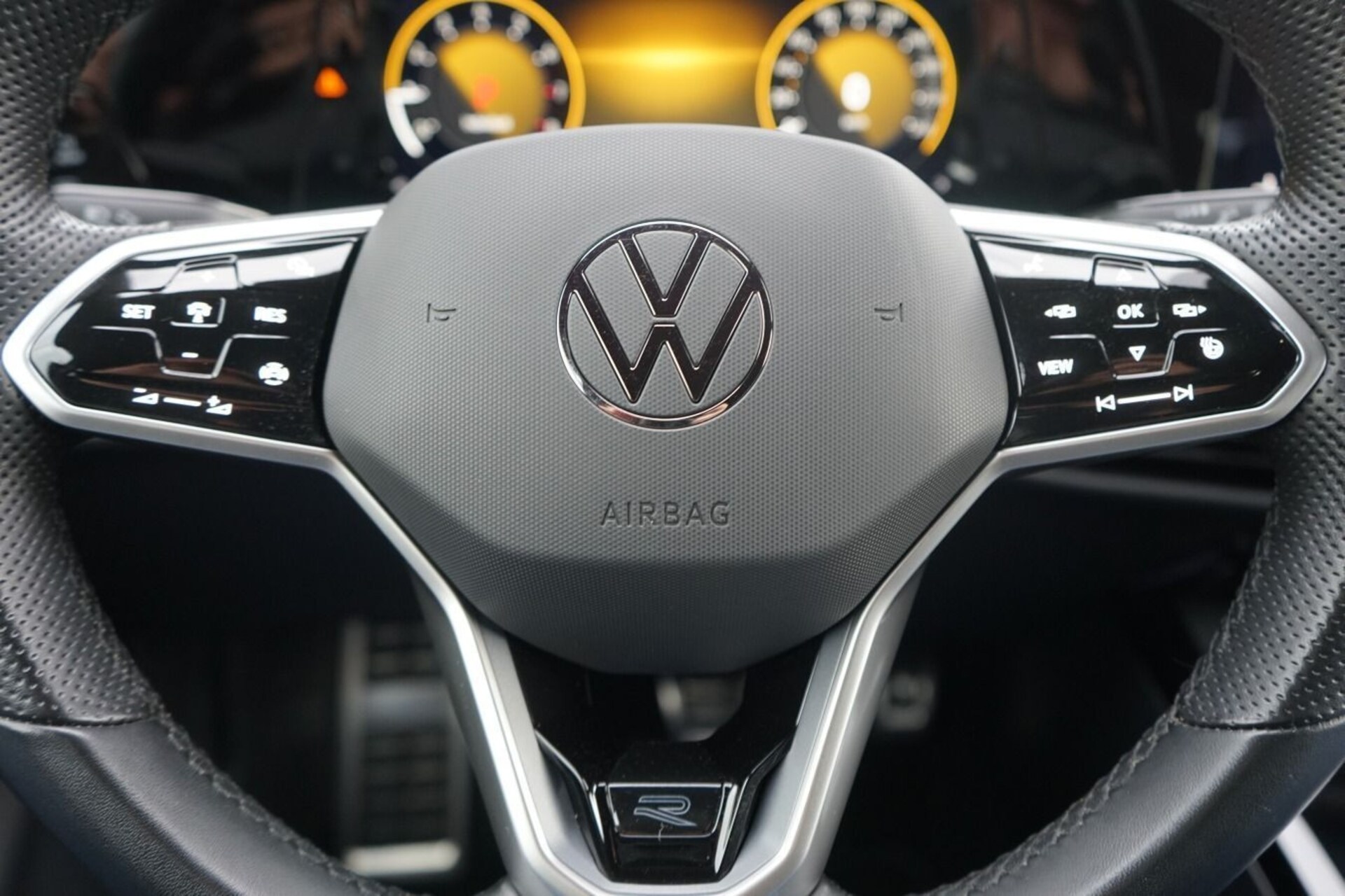 Volkswagen Golf R-Line
