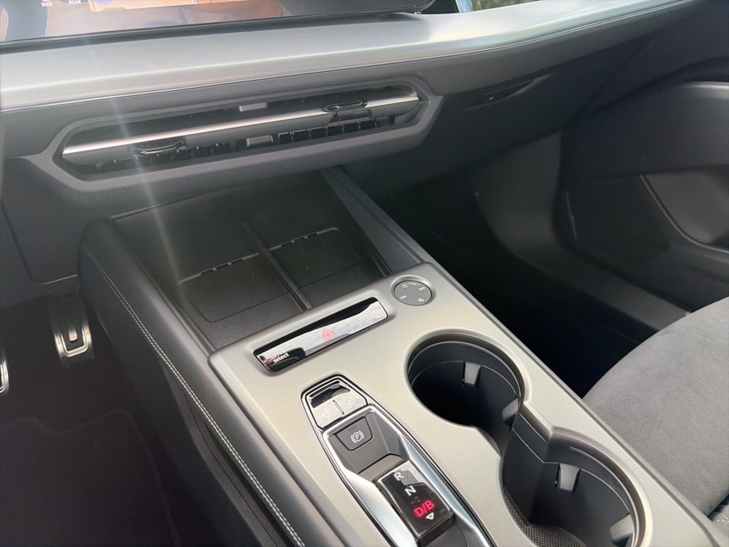 Bild über Audi Q4 SUV e-tron e-tron performance 210 kW - für weitere Informationen kontaktieren Sie den Audi Partner