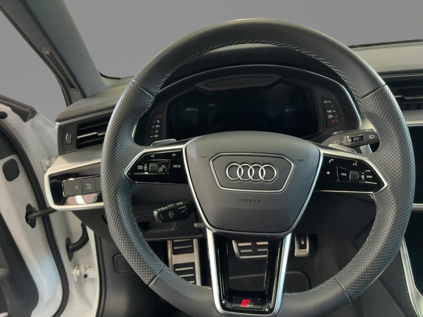 Bild über Audi S6 Avant S6 Avant TDI 253(344) kW(PS) tiptronic - für weitere Informationen kontaktieren Sie den Audi Partner