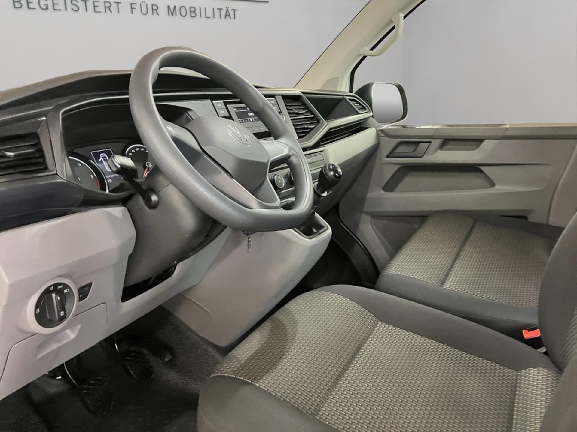 Volkswagen T6.1 Transporter Kombi kurzer Radstand