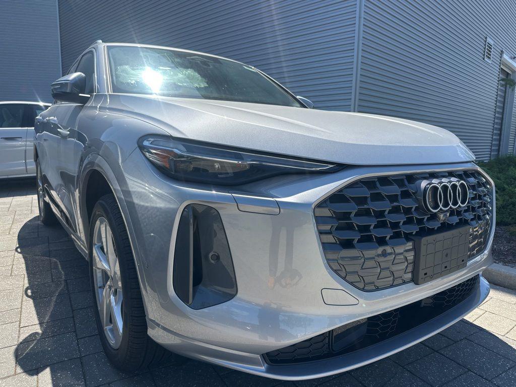 2026 Audi Q5 Premium Plus quattro's photo