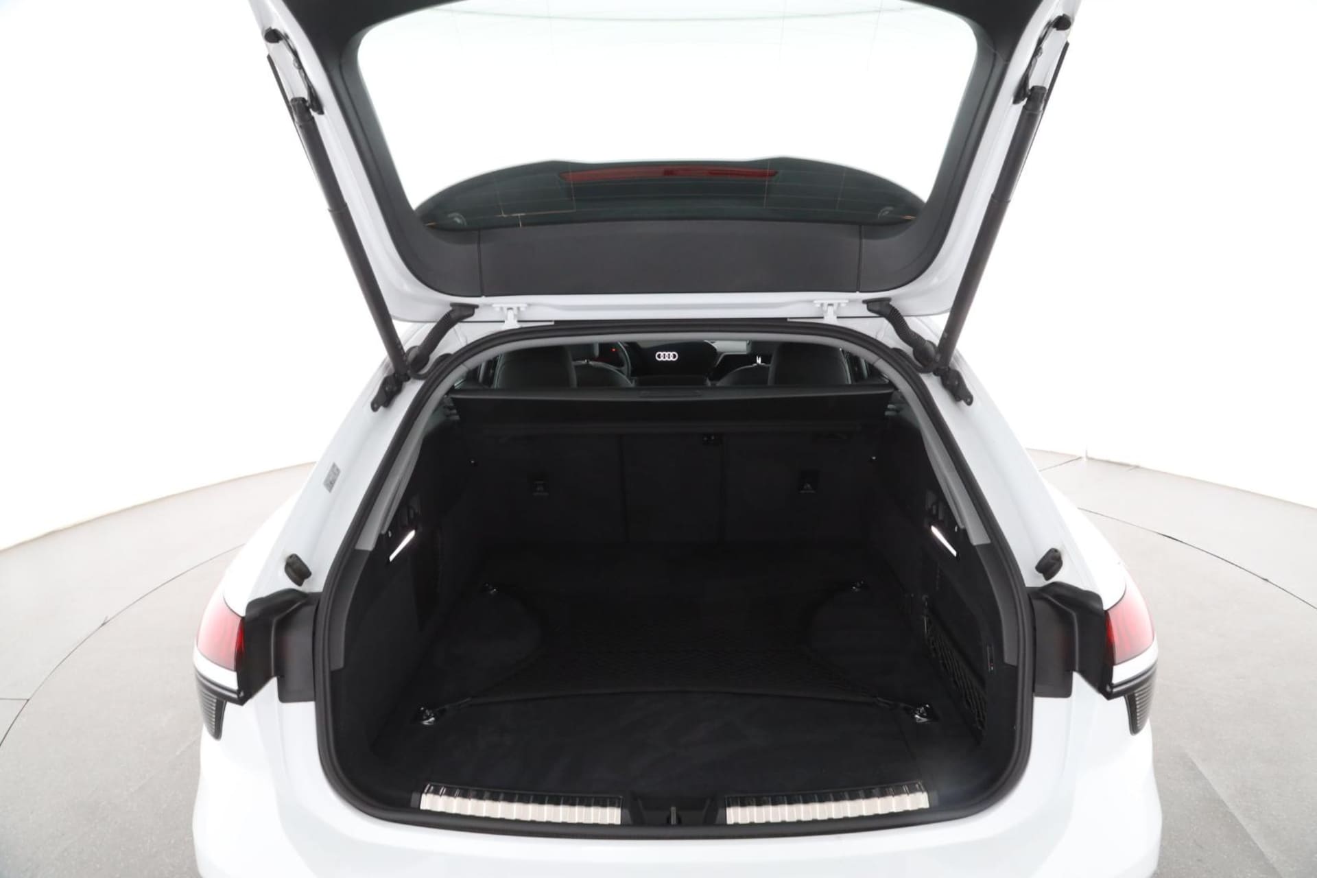 Audi A6 Avant e-hybrid