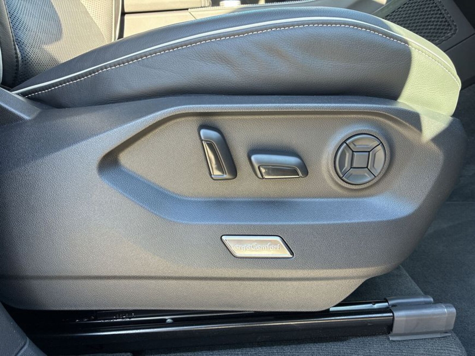 Volkswagen Touareg – Bild 20