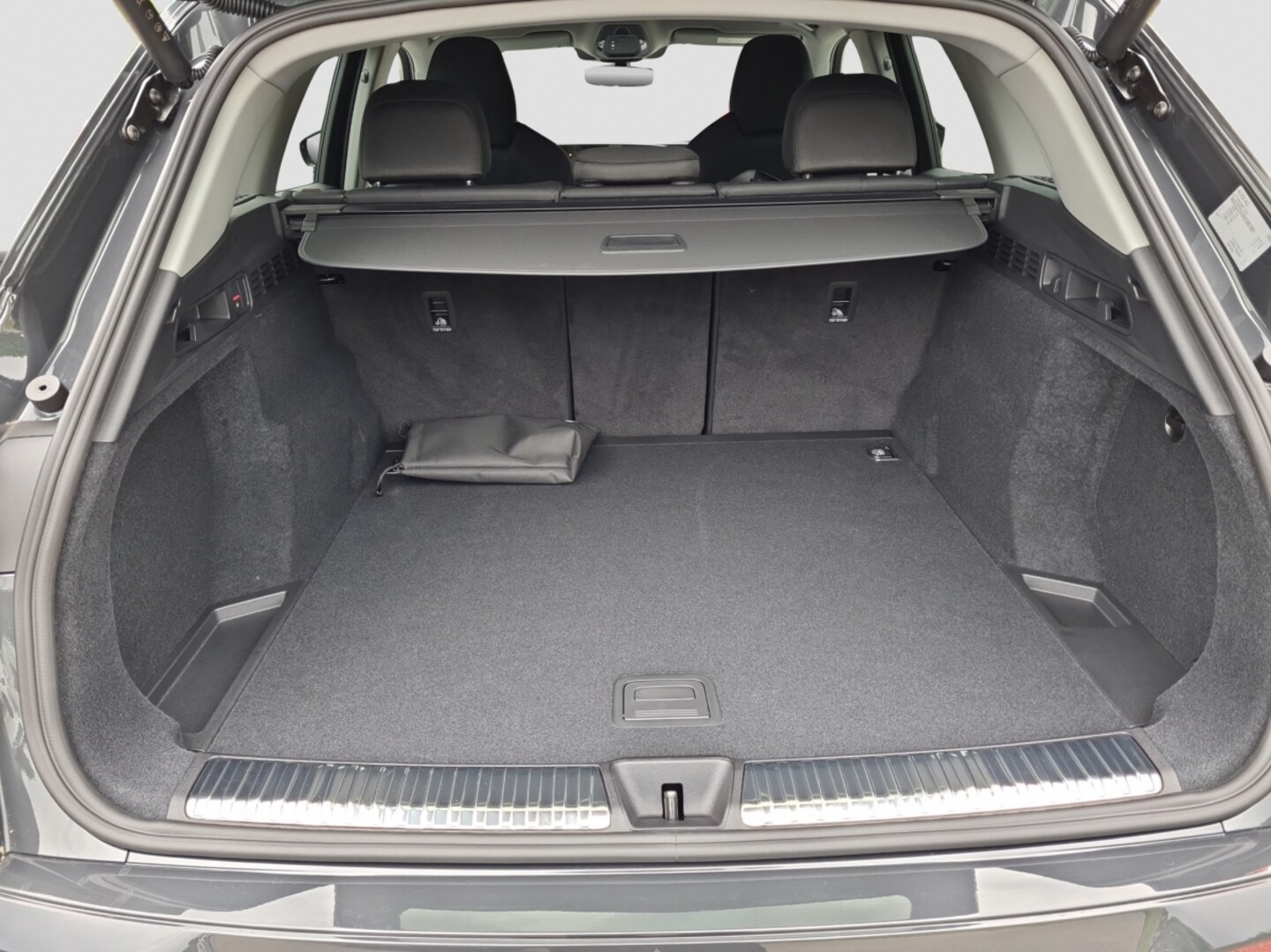 Bild über Audi Q5 SUV TDI quattro 150 kW S tronic - für weitere Informationen kontaktieren Sie den Audi Partner