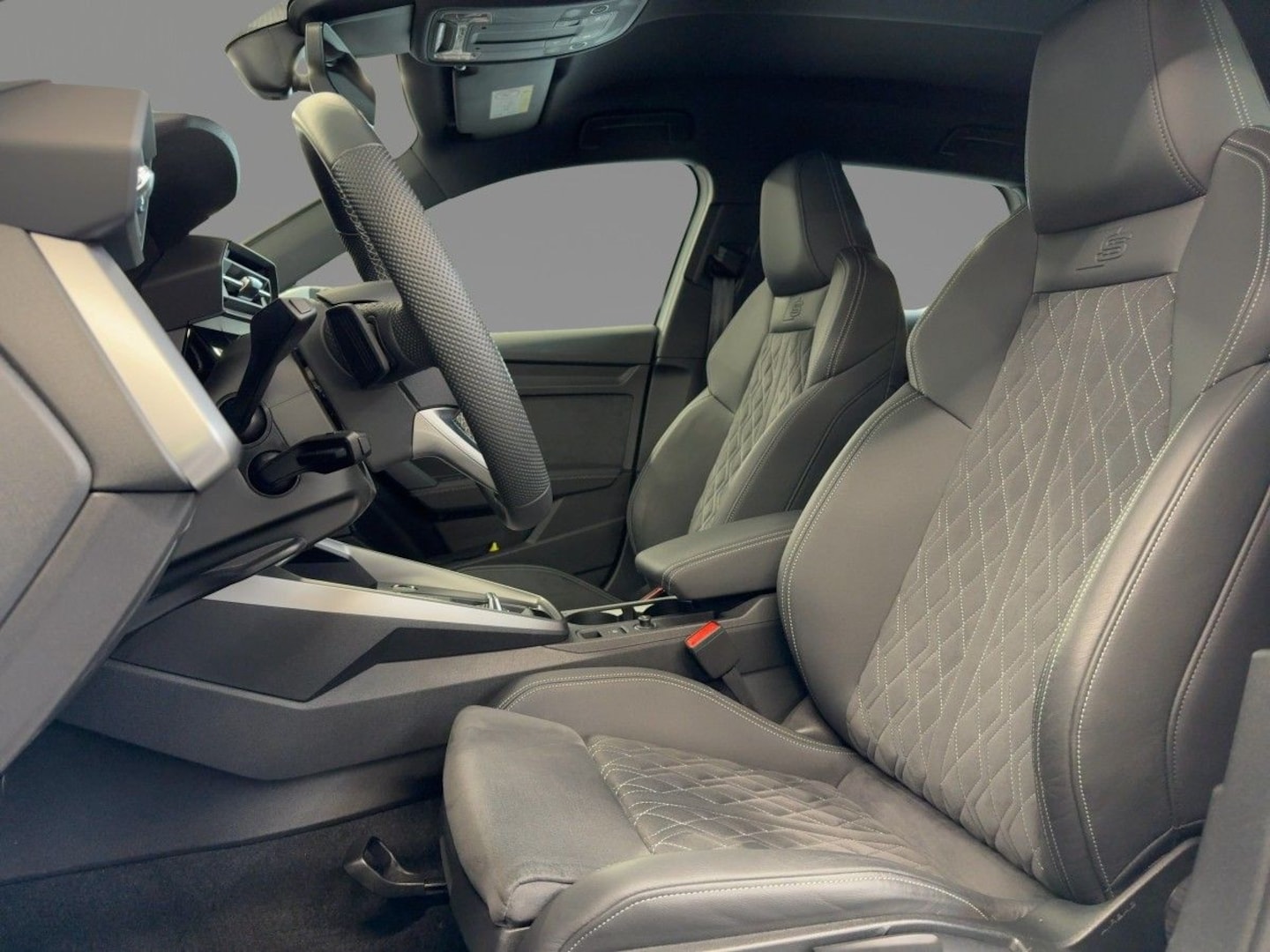 Bild über Audi A3 Sportback S line 35 TFSI S tronic - für weitere Informationen kontaktieren Sie den Audi Partner