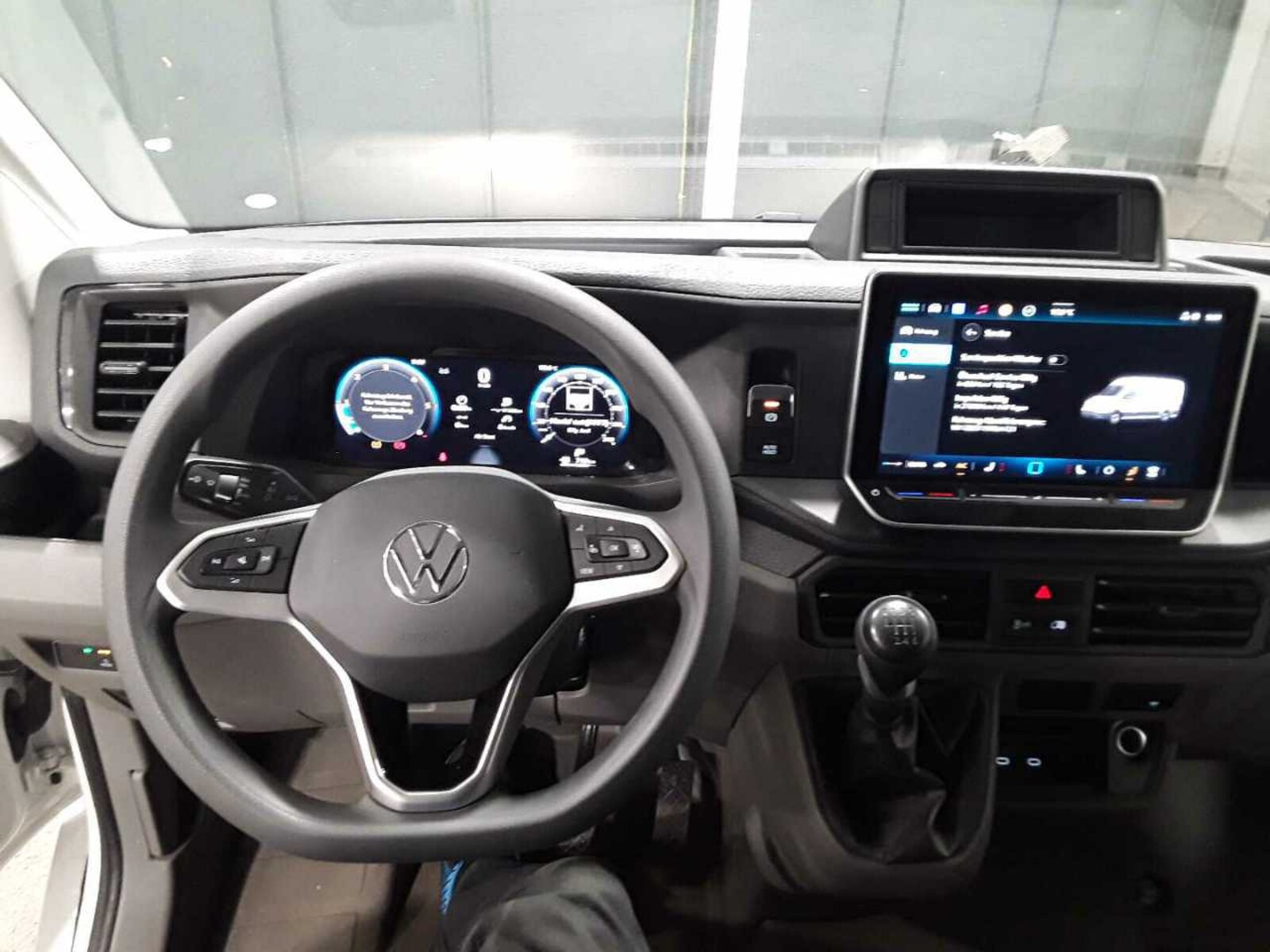 Volkswagen Crafter Kasten mittlerer Radstand – Bild 5