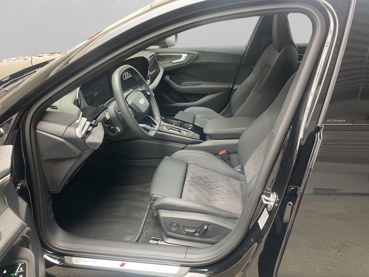 Bild über Audi A5 Avant e-hybrid e-hybrid quattro 220 kW S tronic - für weitere Informationen kontaktieren Sie den Audi Partner