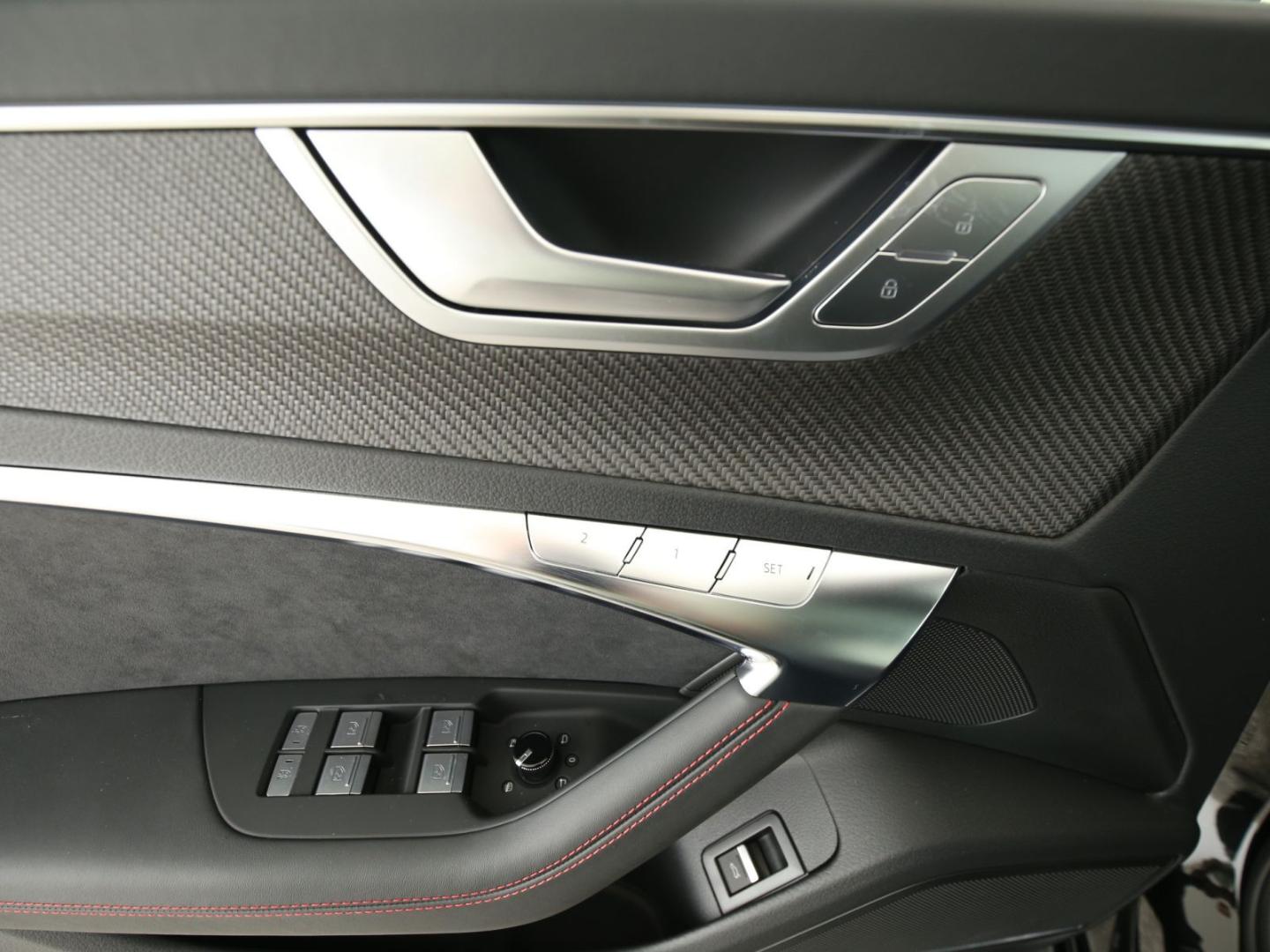 Image about Audi RS 6 Avant performance quattro tiptronic