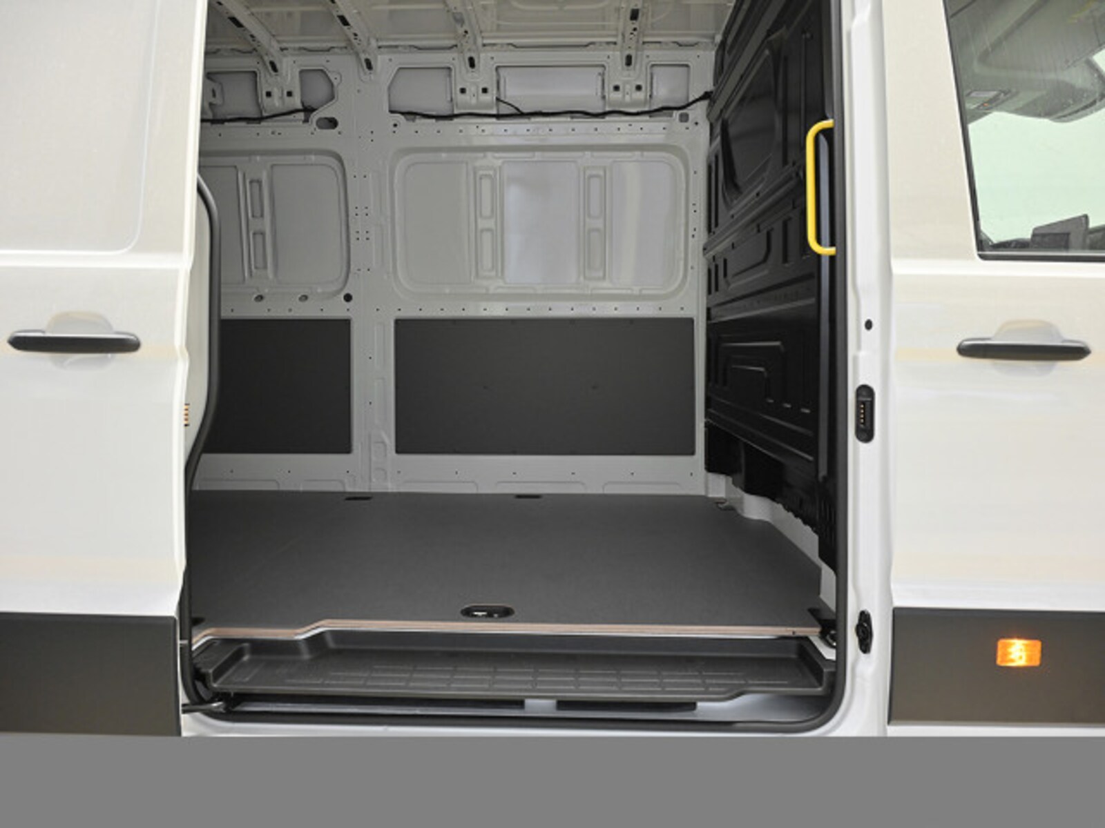 Volkswagen Crafter Kasten langer Radstand – Bild 10