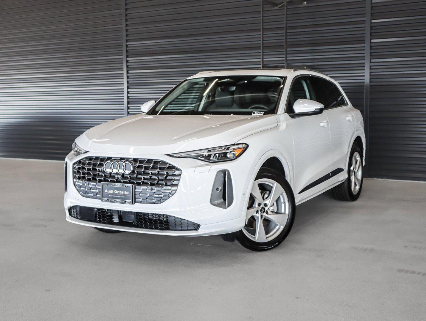 2025 Audi Q5 40 Premium Plus's photo