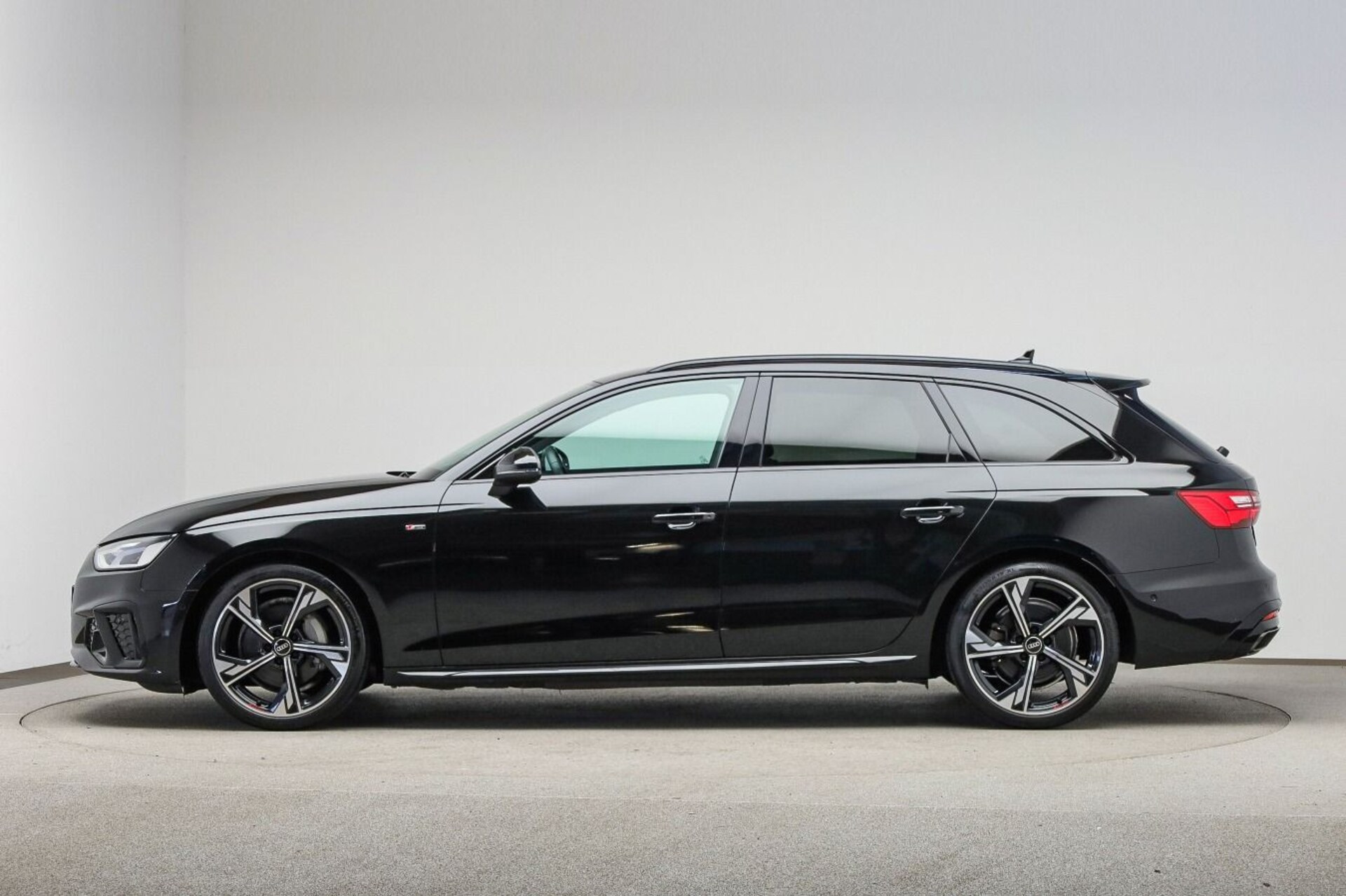 Audi A4 Avant S line