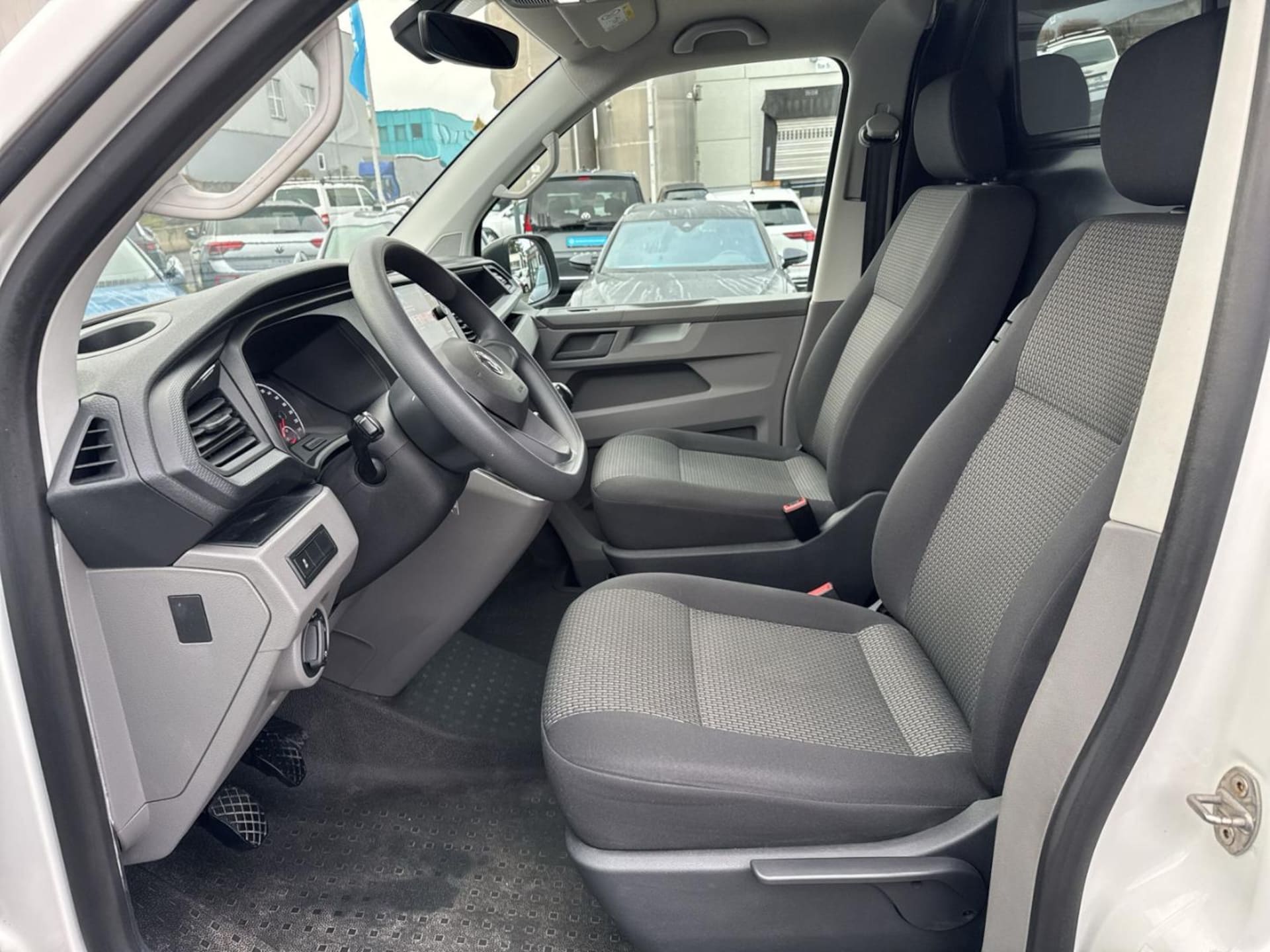 Volkswagen T6.1 Transporter Kasten kurzer Radstand