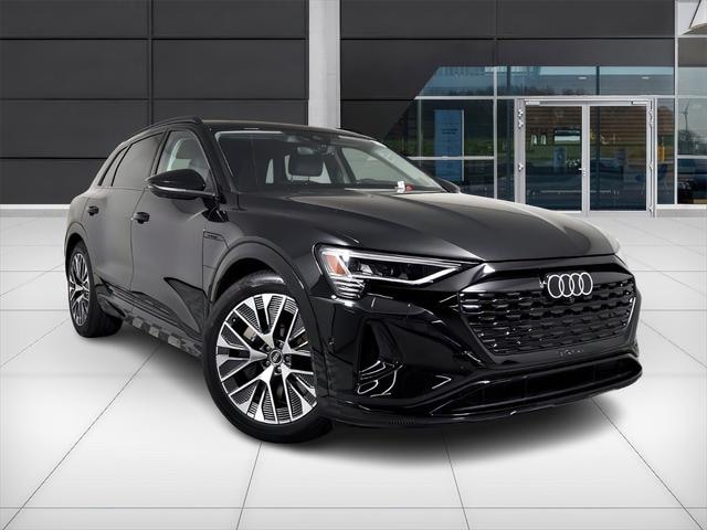 Photo of 2024 Audi Q8 e-tron