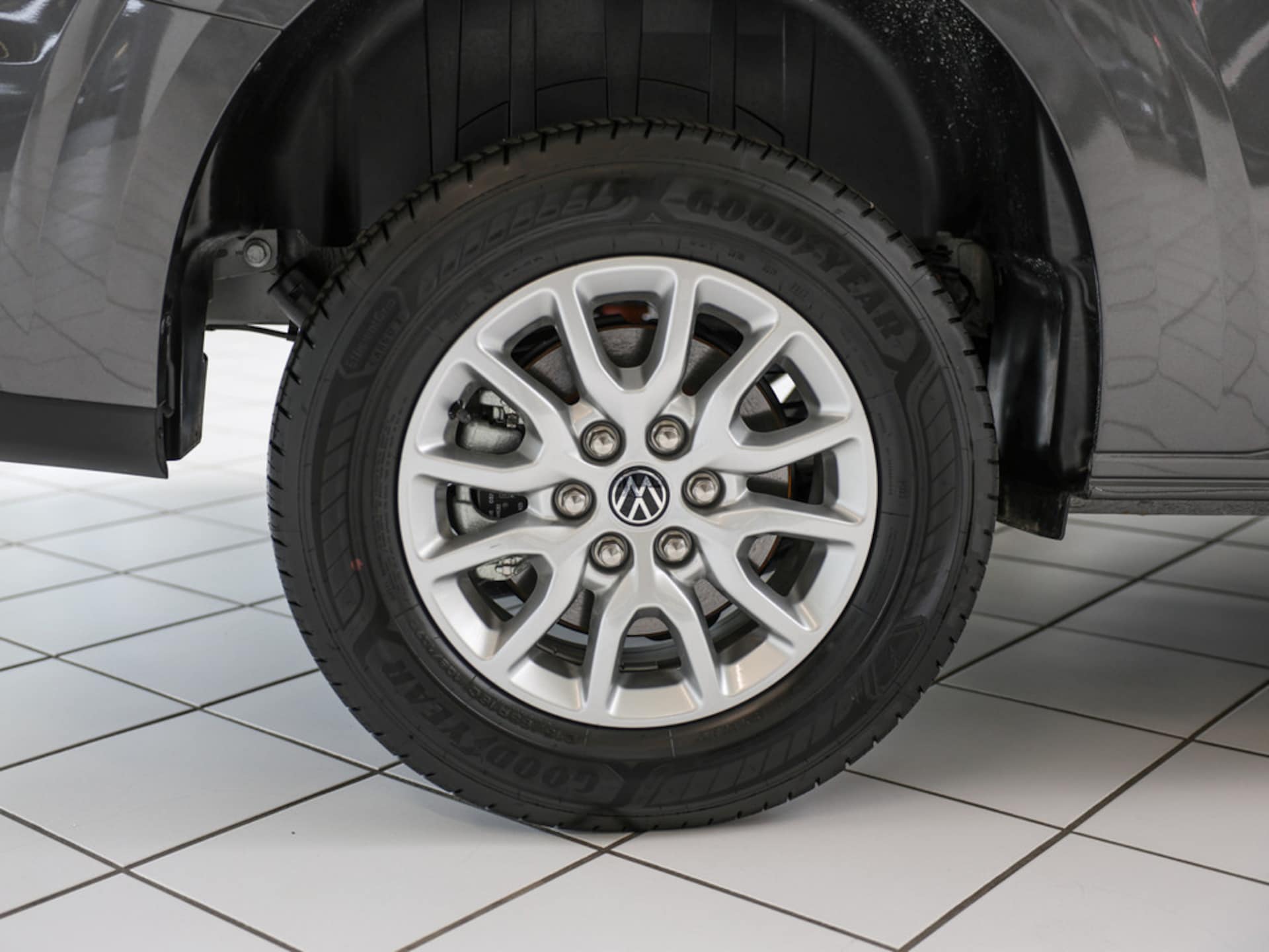 Volkswagen Caravelle langer Radstand Basis-Modell