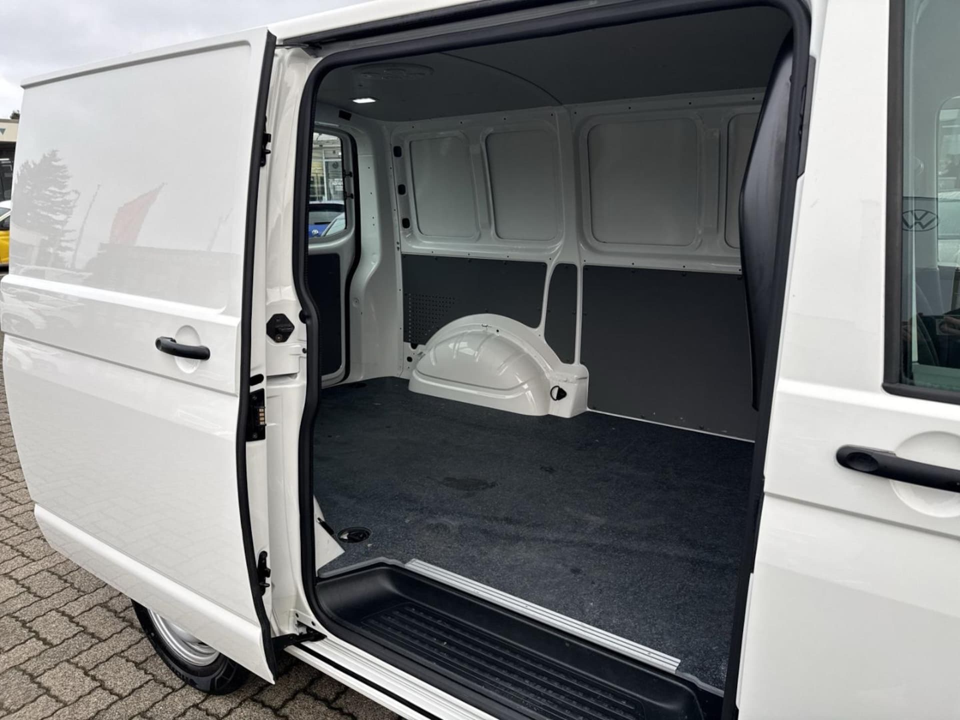 Volkswagen T6.1 Transporter Kasten kurzer Radstand