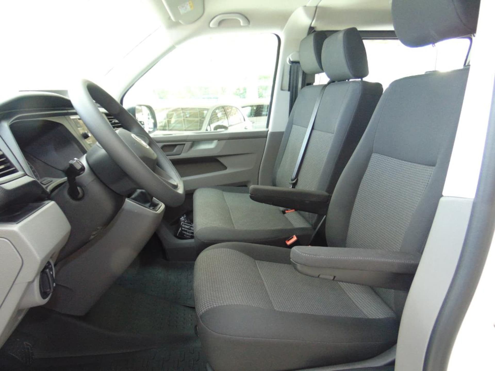 Volkswagen T6.1 Transporter Kasten langer Radstand