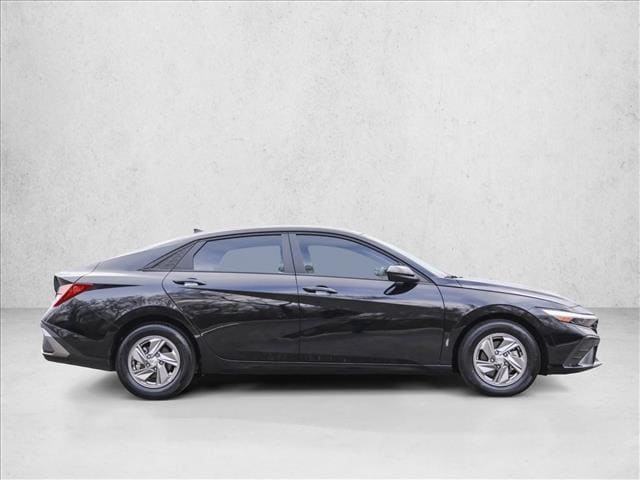 2025 HYUNDAI ELANTRA - Image 4